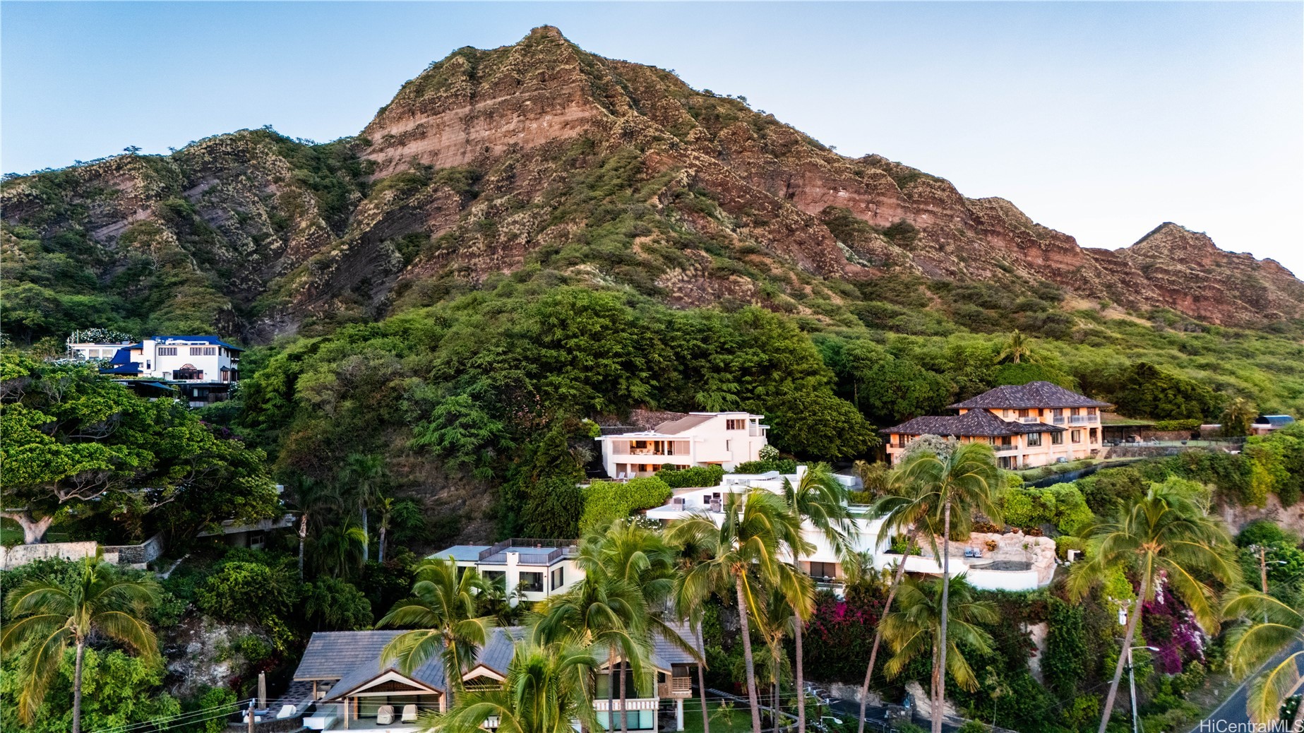3210 Diamond Head Road 4