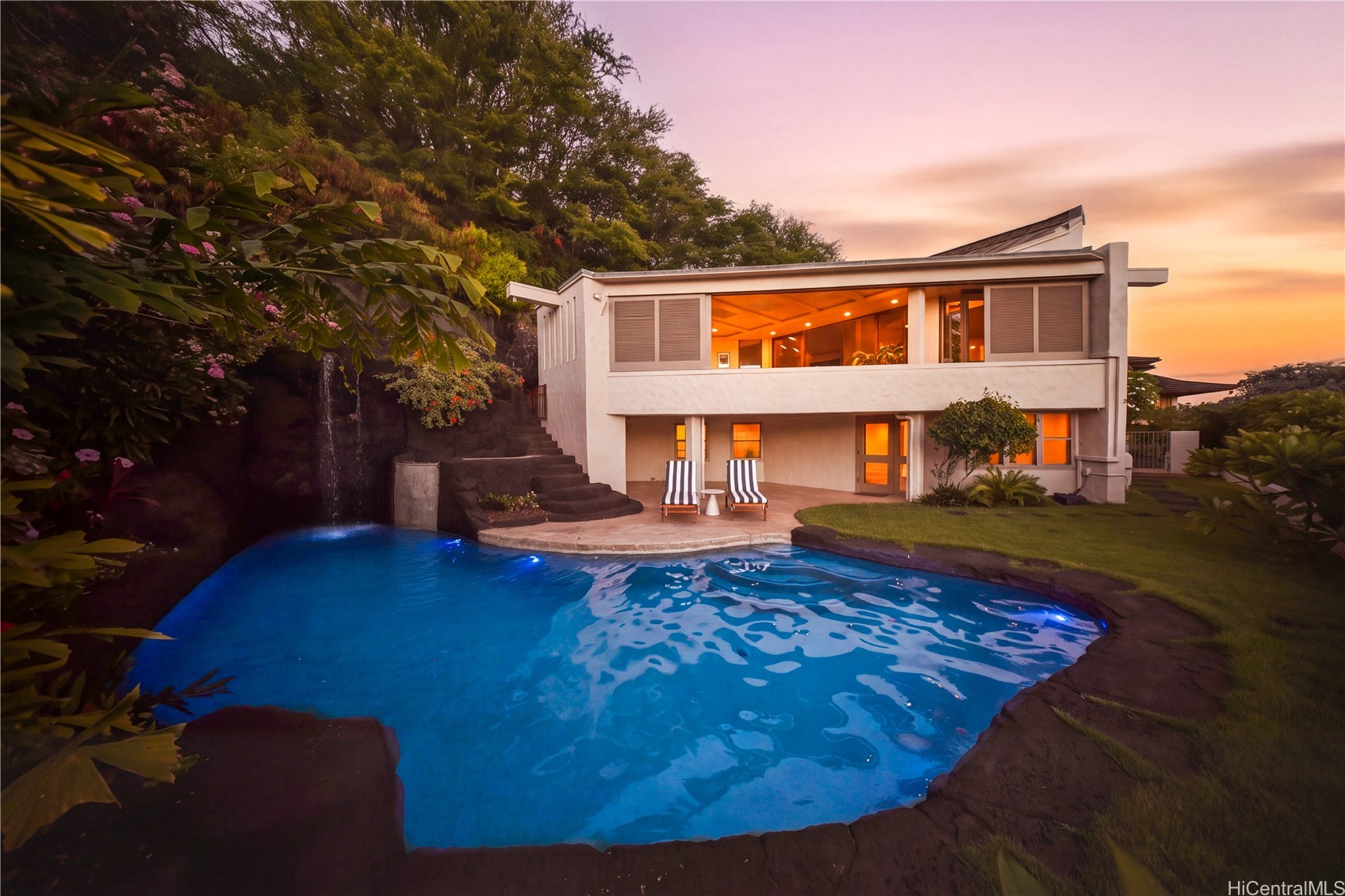 3210 Diamond Head Road 4
