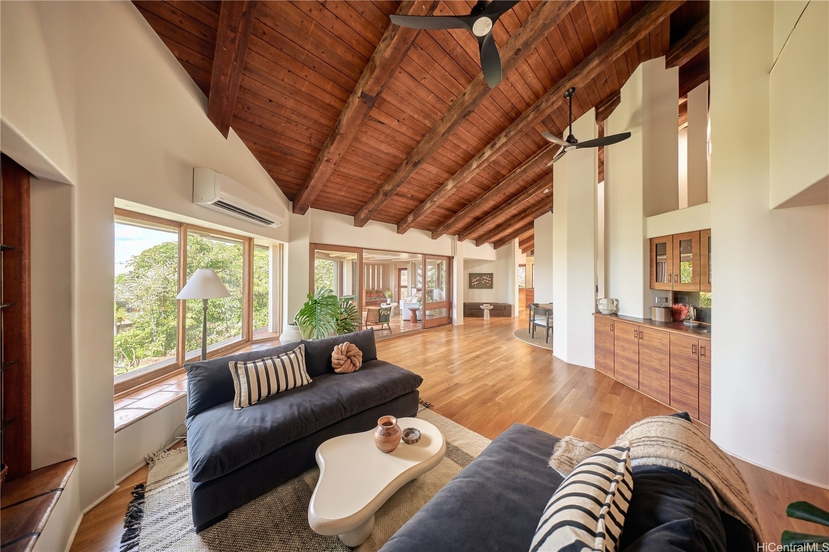 3210 Diamond Head Road 4