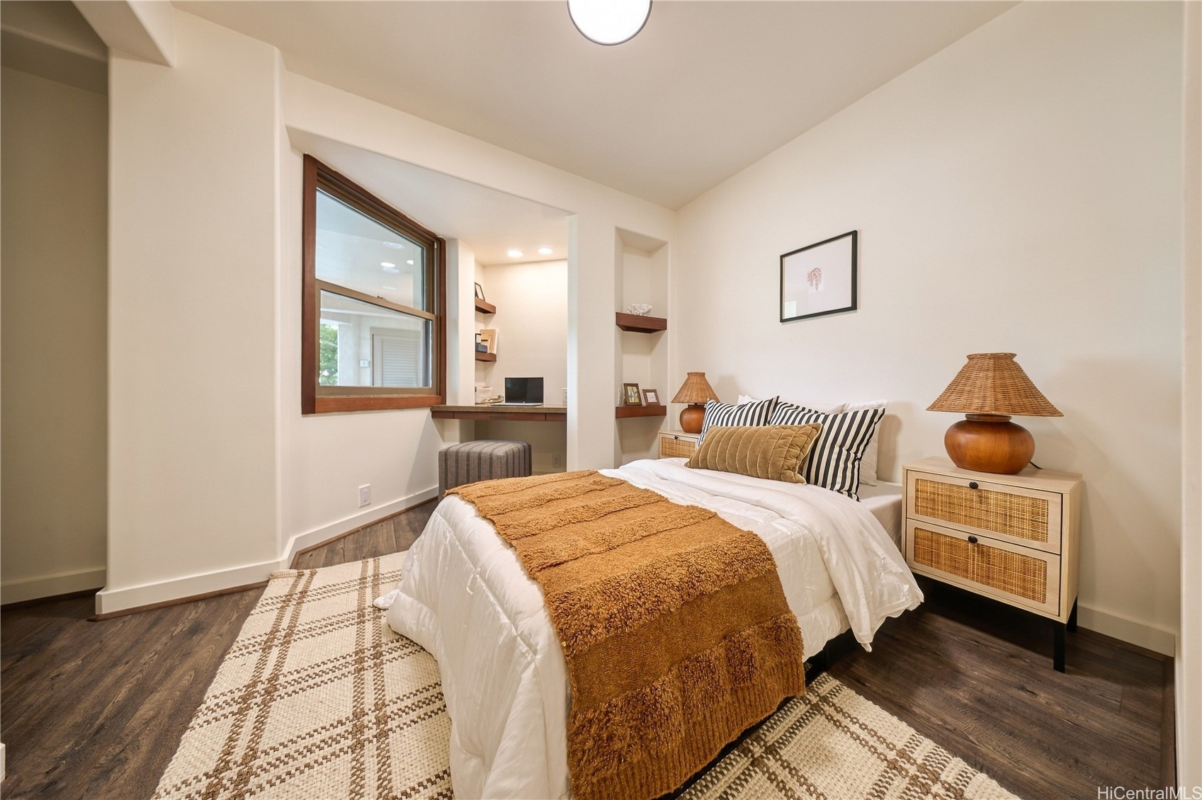 3210 Diamond Head Road 4