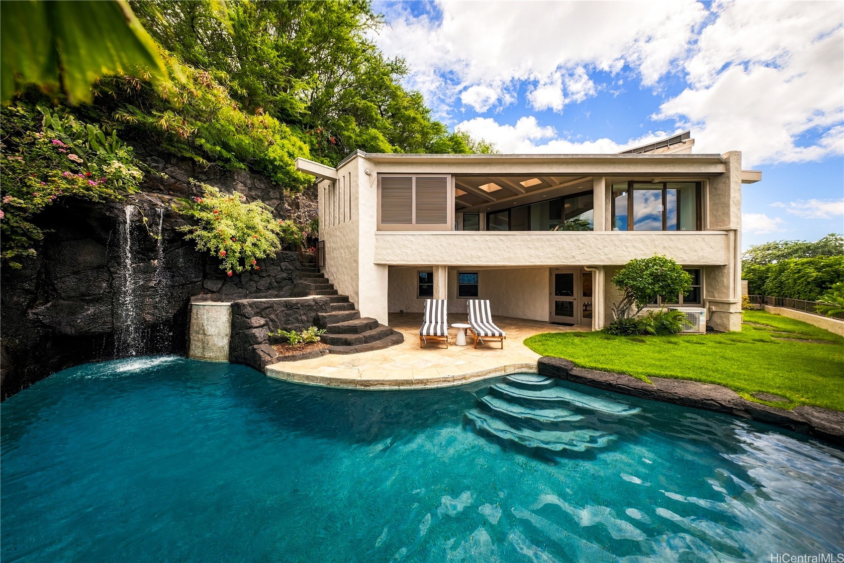 3210 Diamond Head Road 4