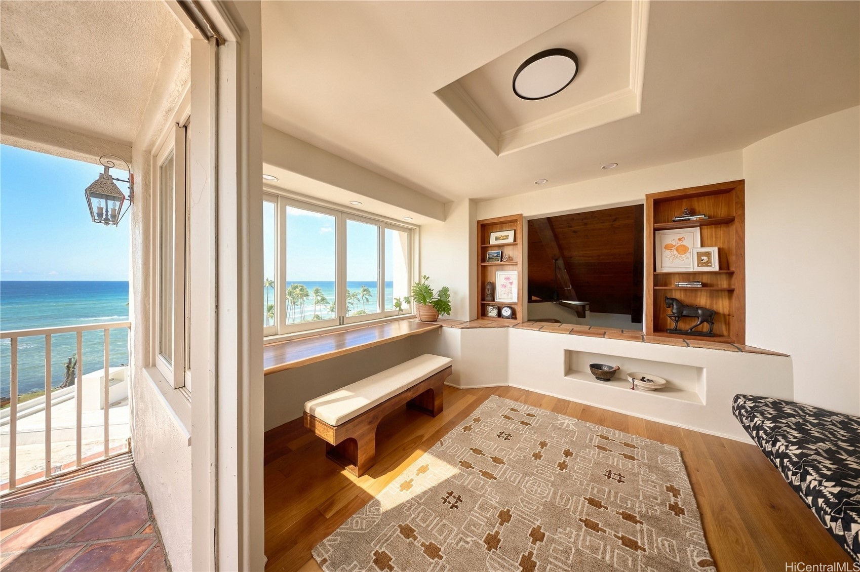 3210 Diamond Head Road 4