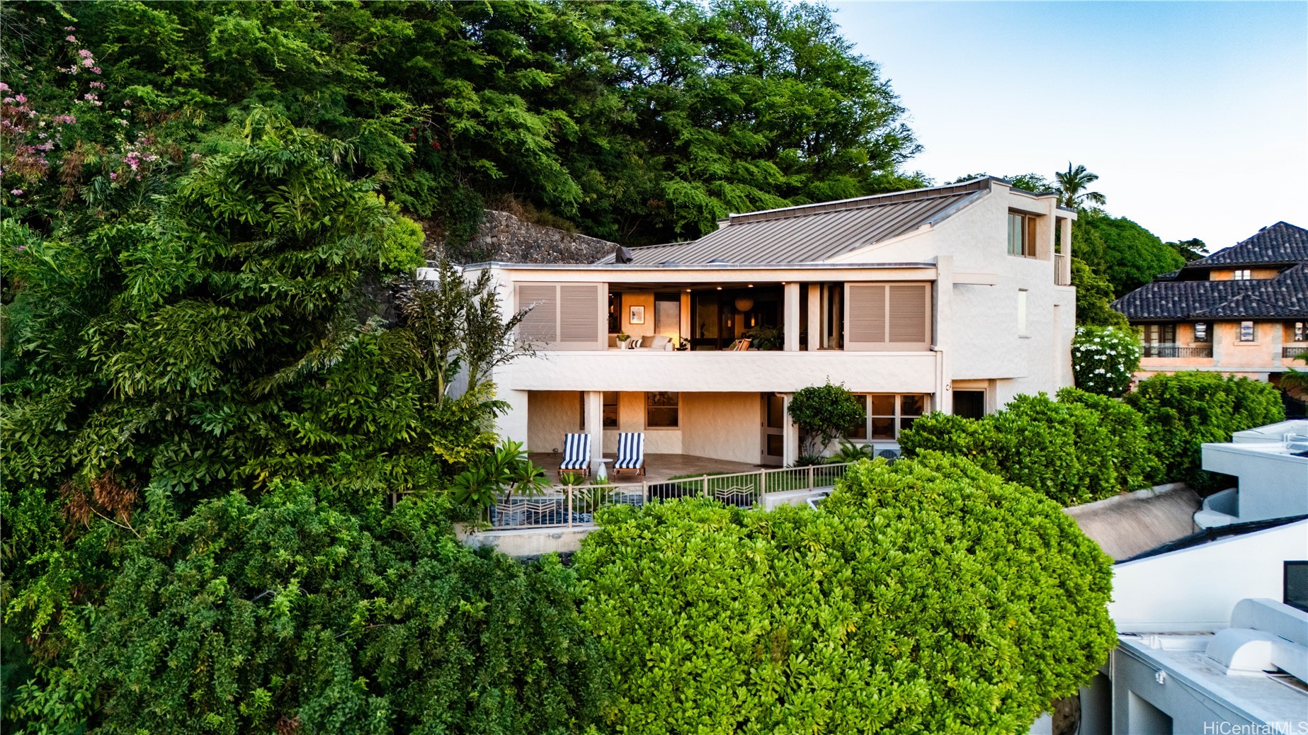 3210 Diamond Head Road 4