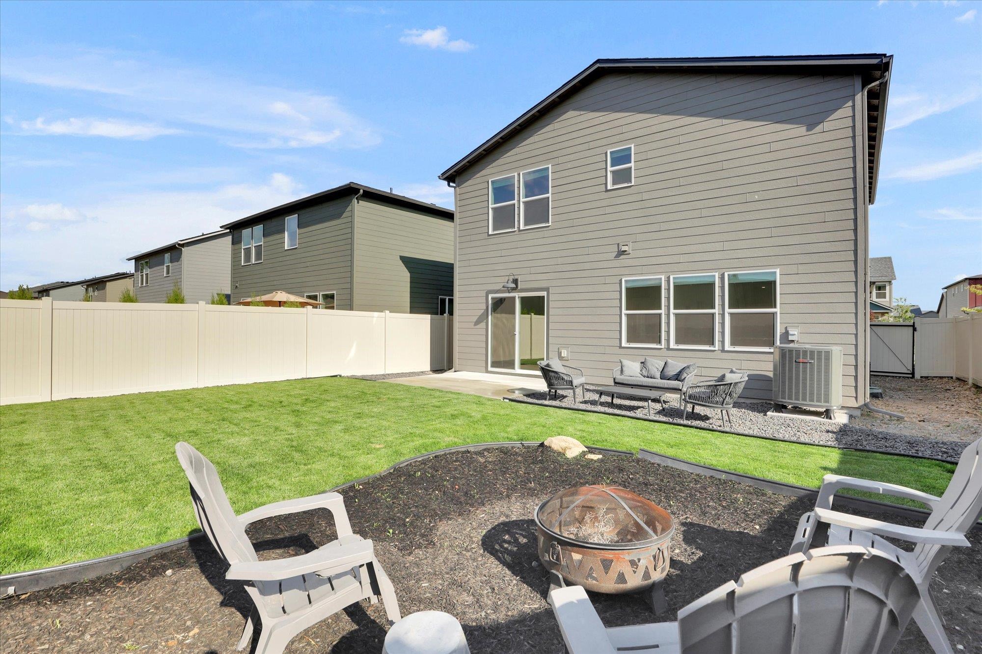 20625 E Meadow Spring Loop