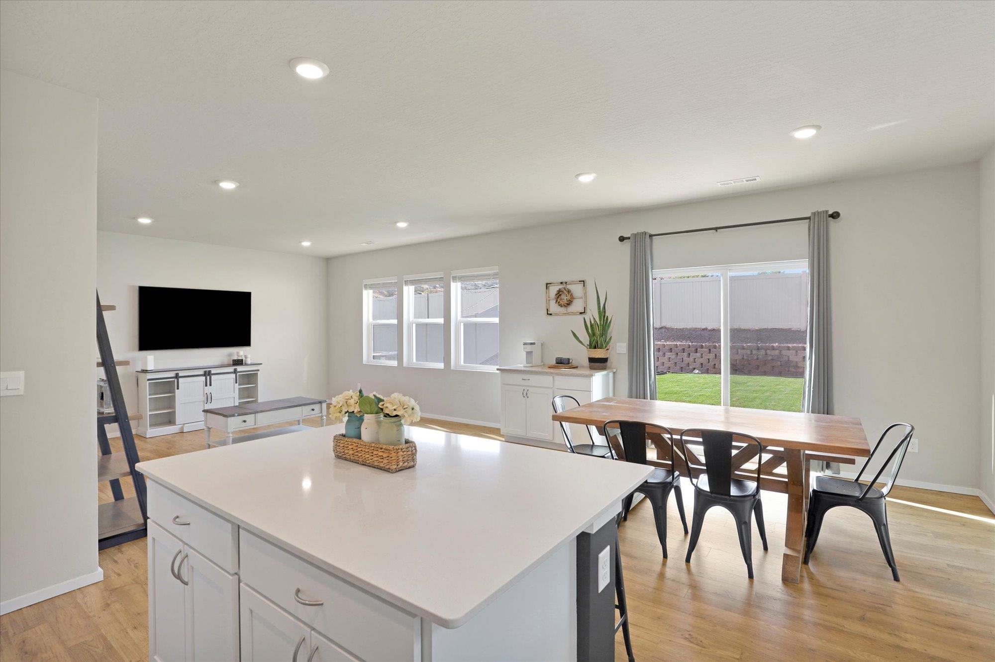 20625 E Meadow Spring Loop