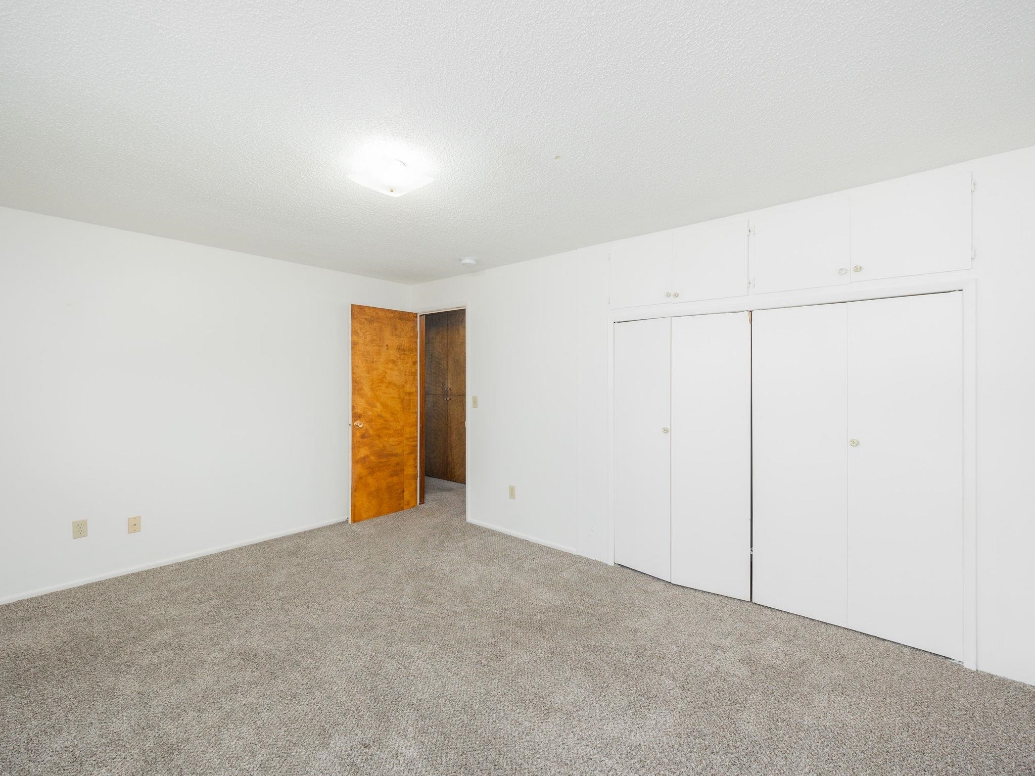 229 / 231 W W KEDLIN Ave