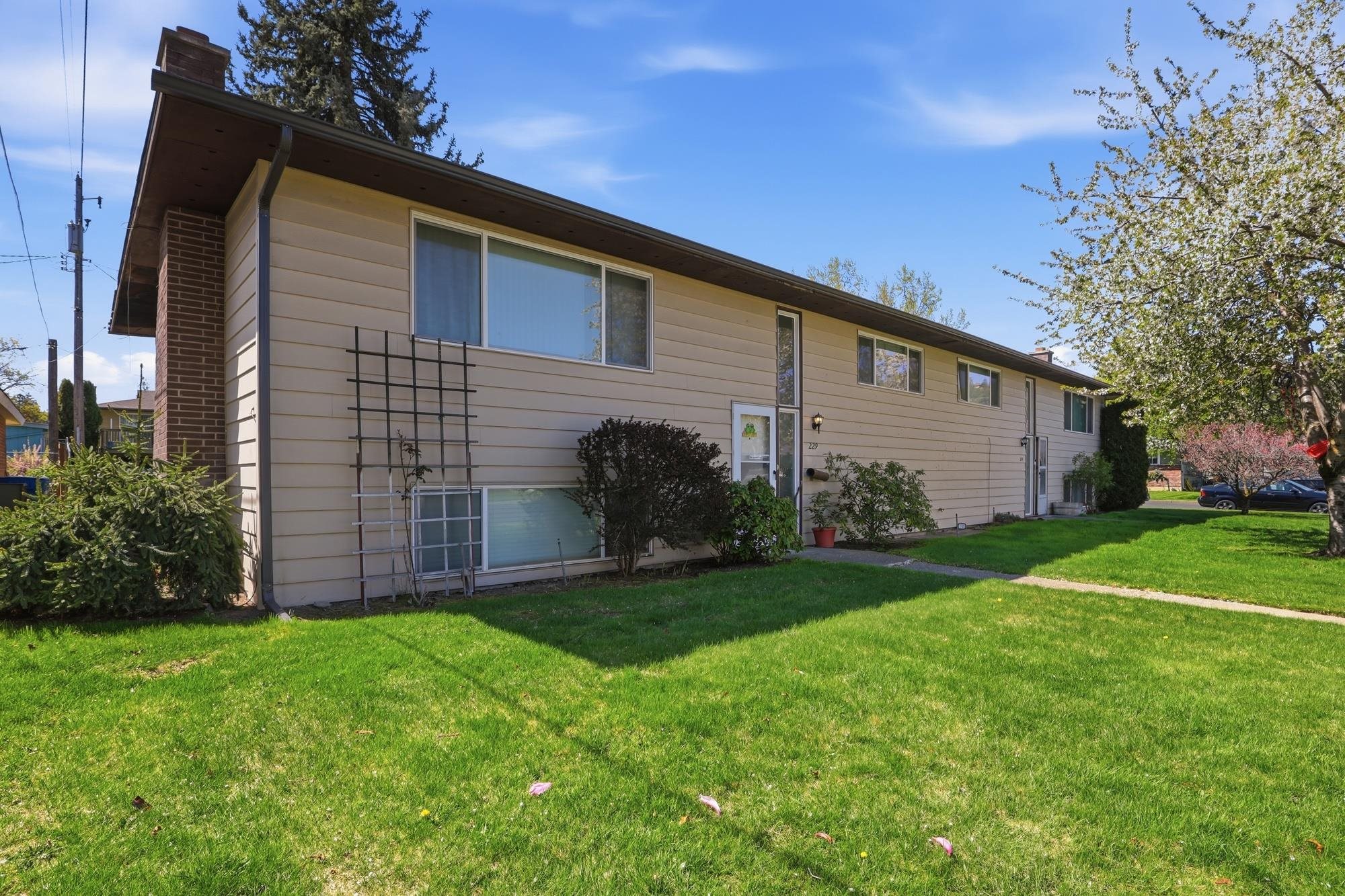 229 / 231 W W KEDLIN Ave
