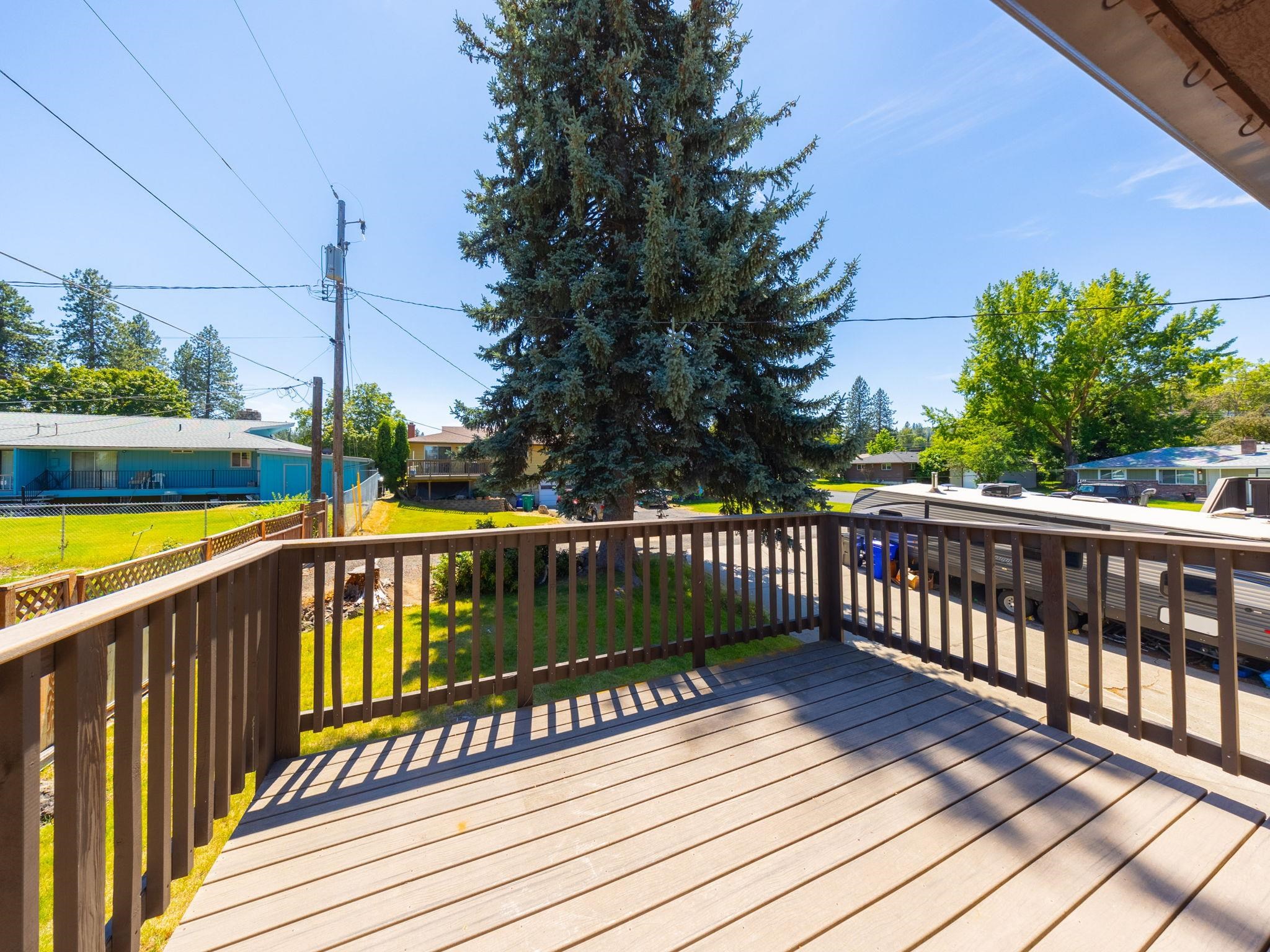 229 / 231 W W KEDLIN Ave