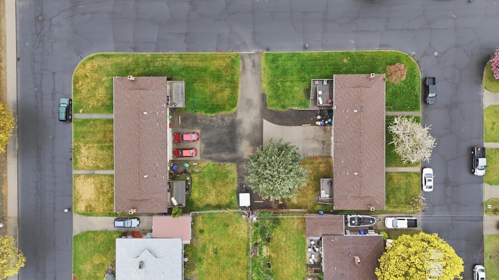 229 / 231 W W KEDLIN Ave