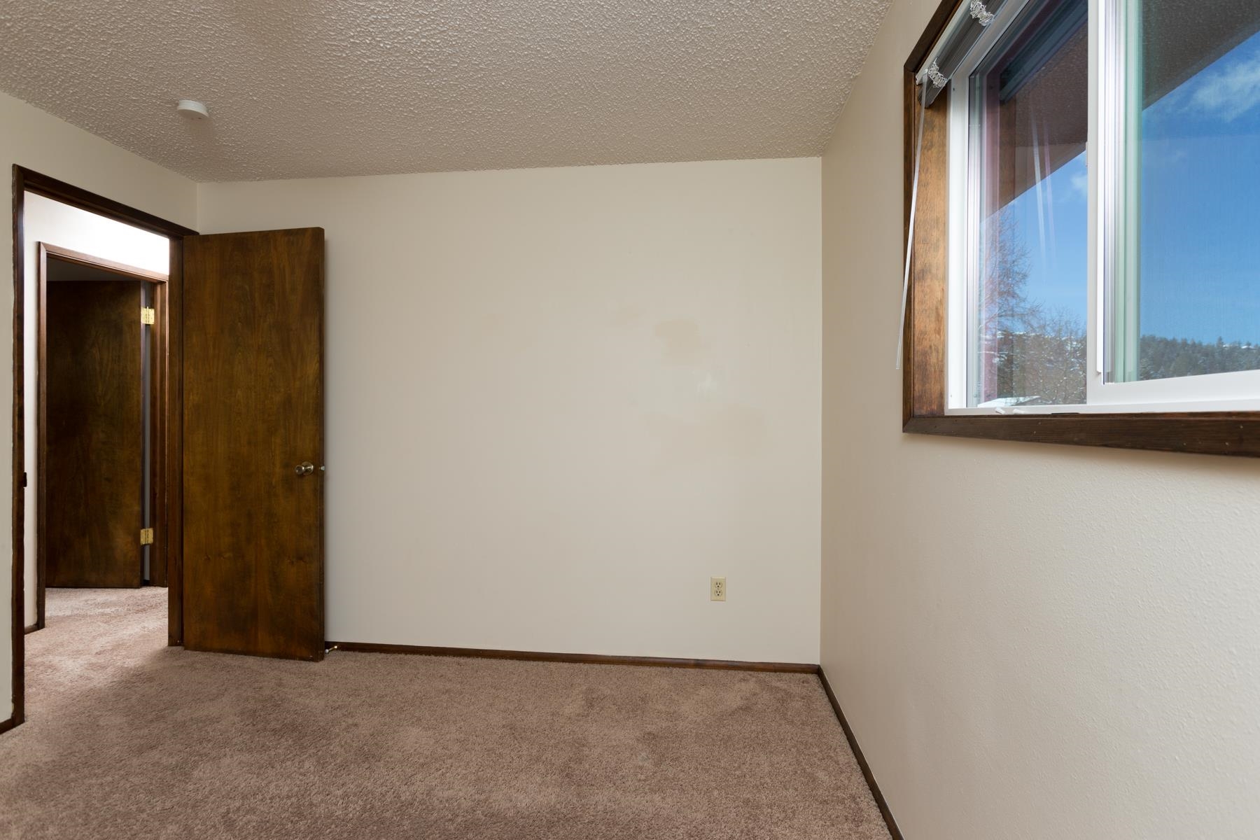 228/230 W PRICE Ave