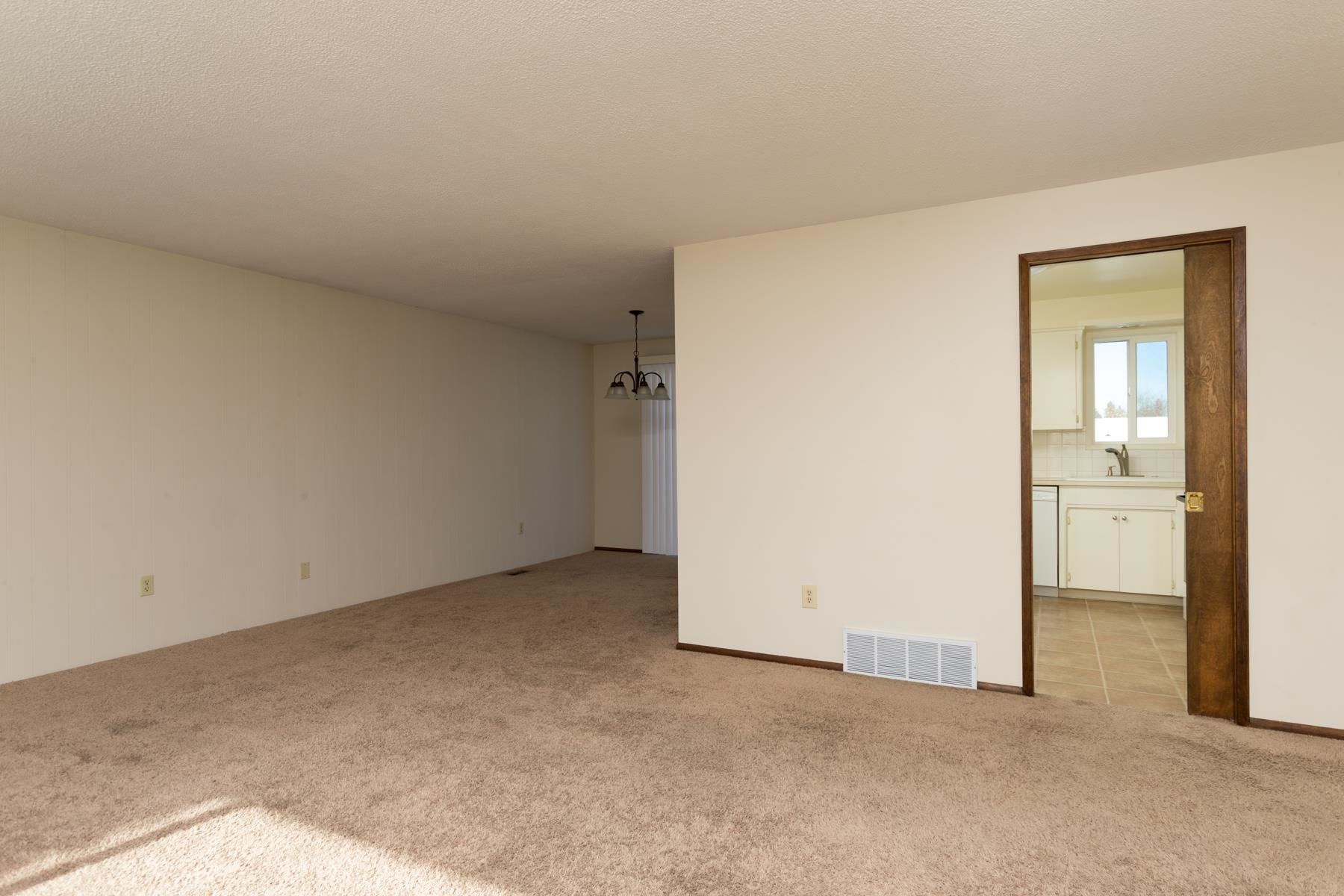228/230 W PRICE Ave