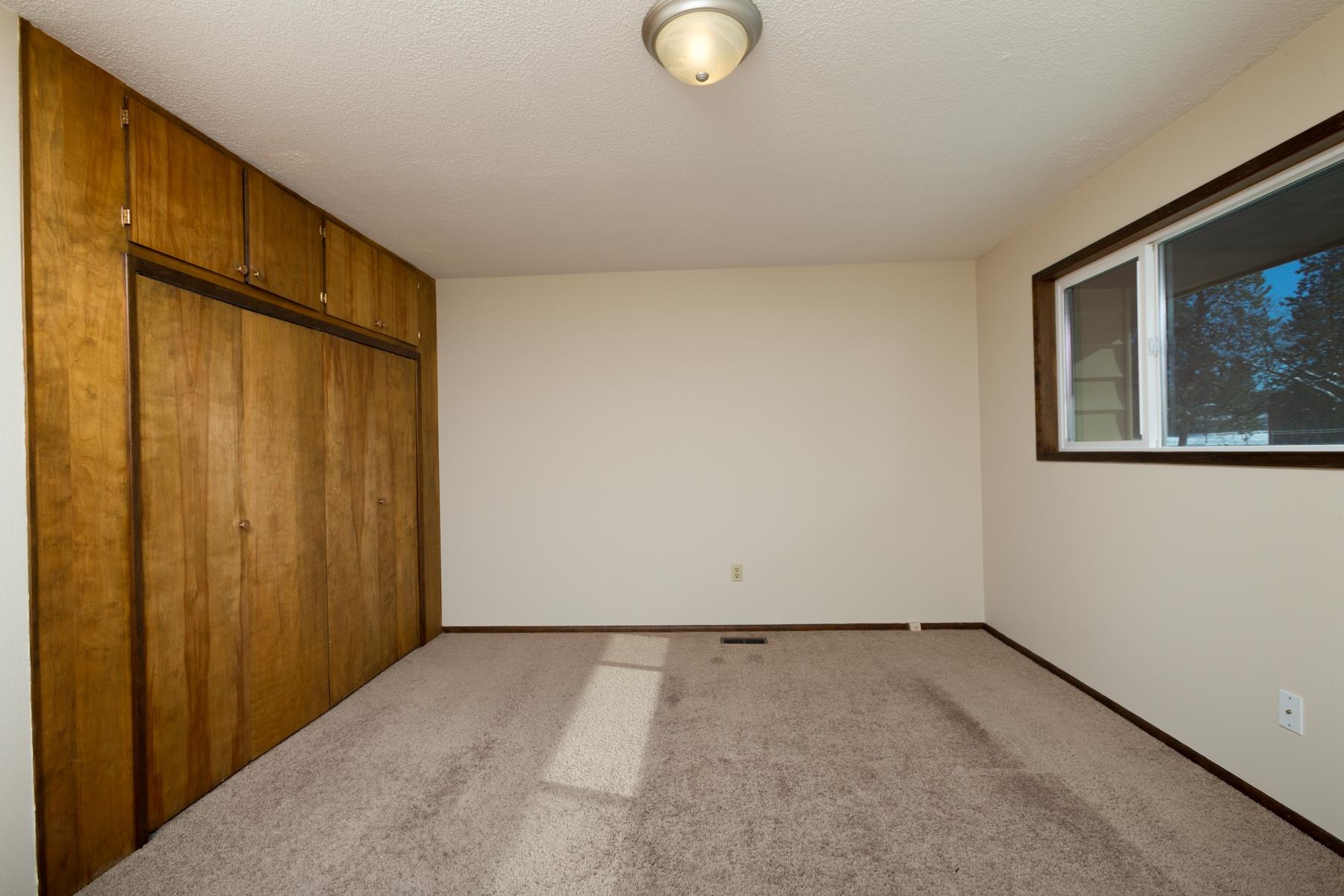 228/230 W PRICE Ave
