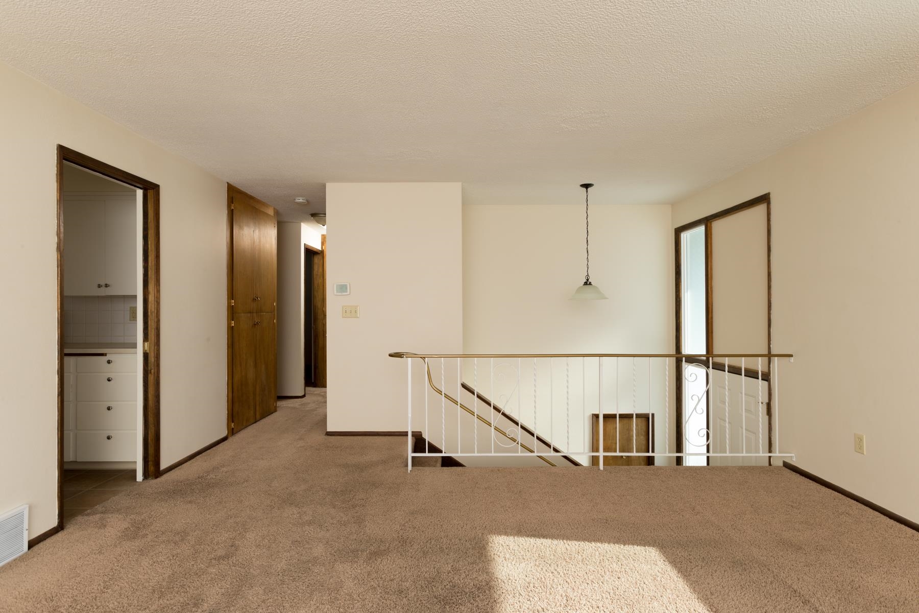 228/230 W PRICE Ave