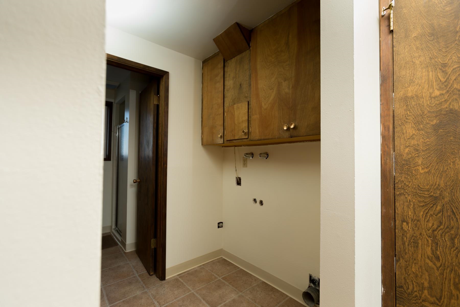 228/230 W PRICE Ave