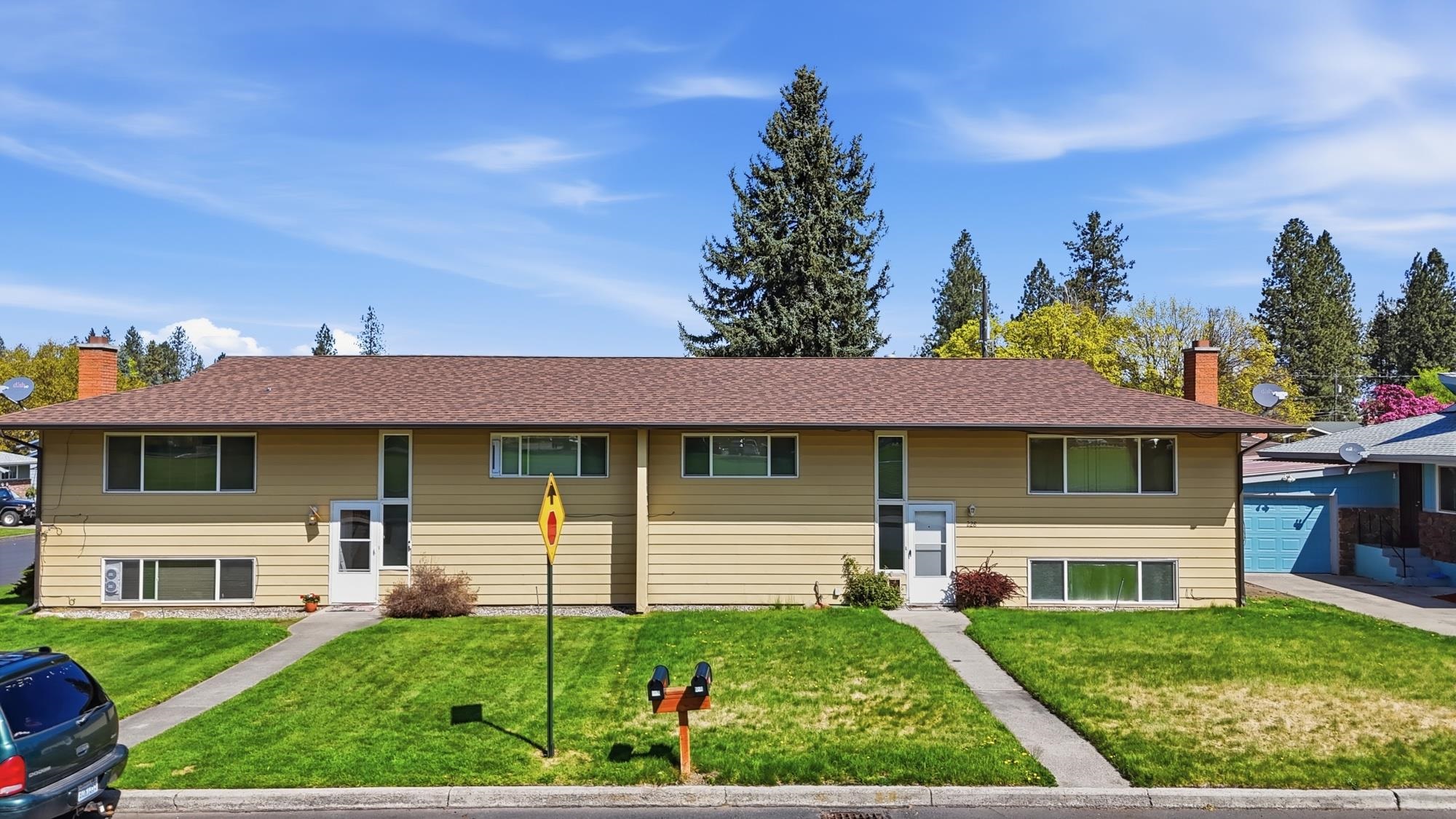 228/230 W PRICE Ave