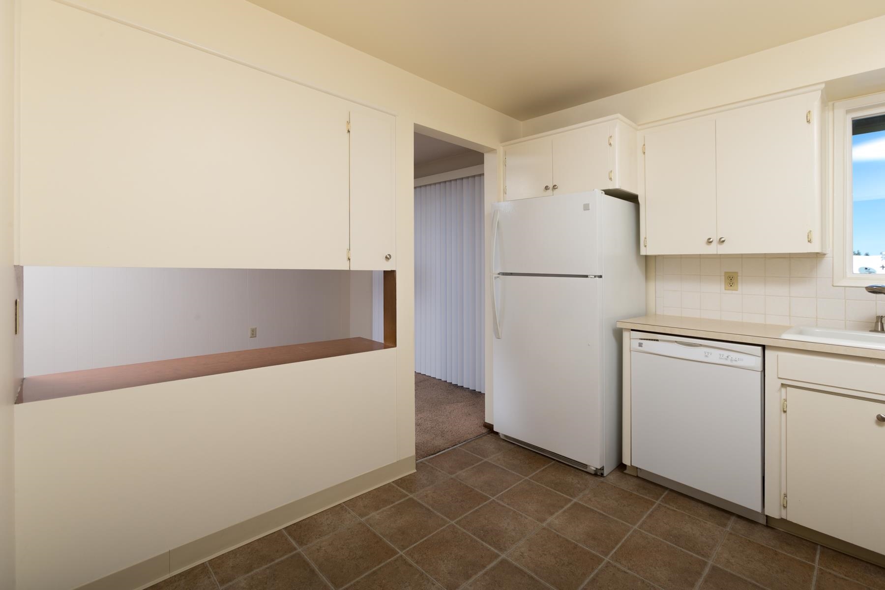 228/230 W PRICE Ave
