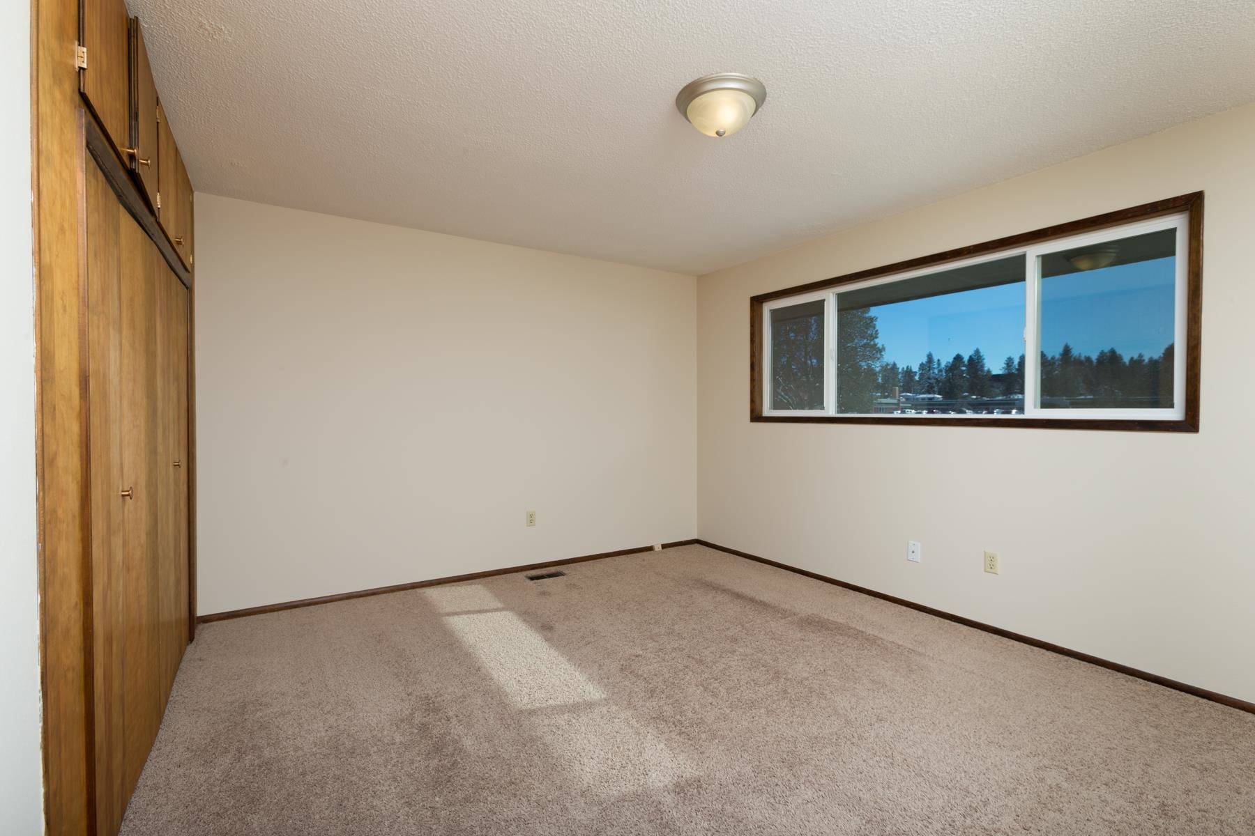 228/230 W PRICE Ave