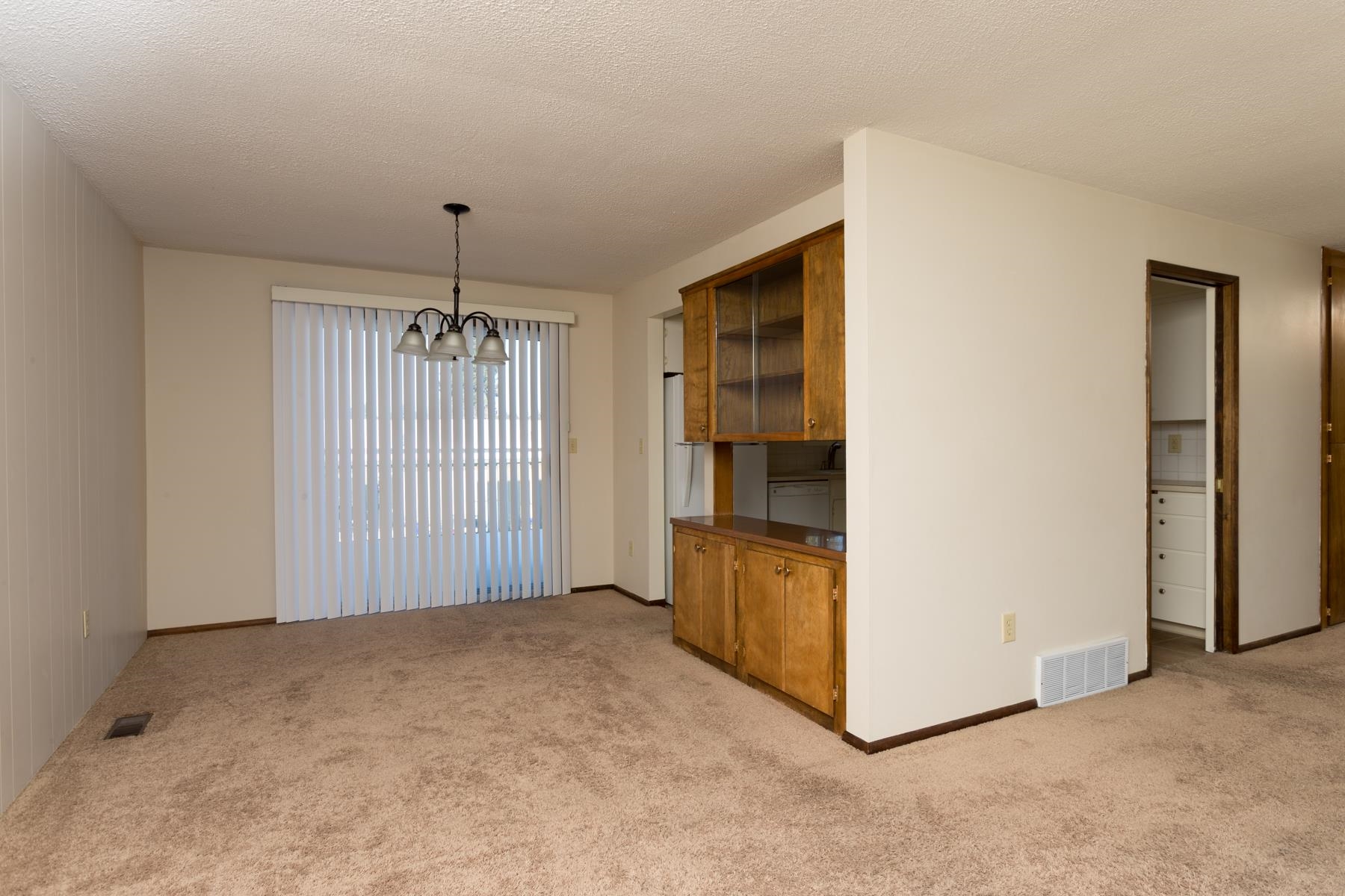 228/230 W PRICE Ave