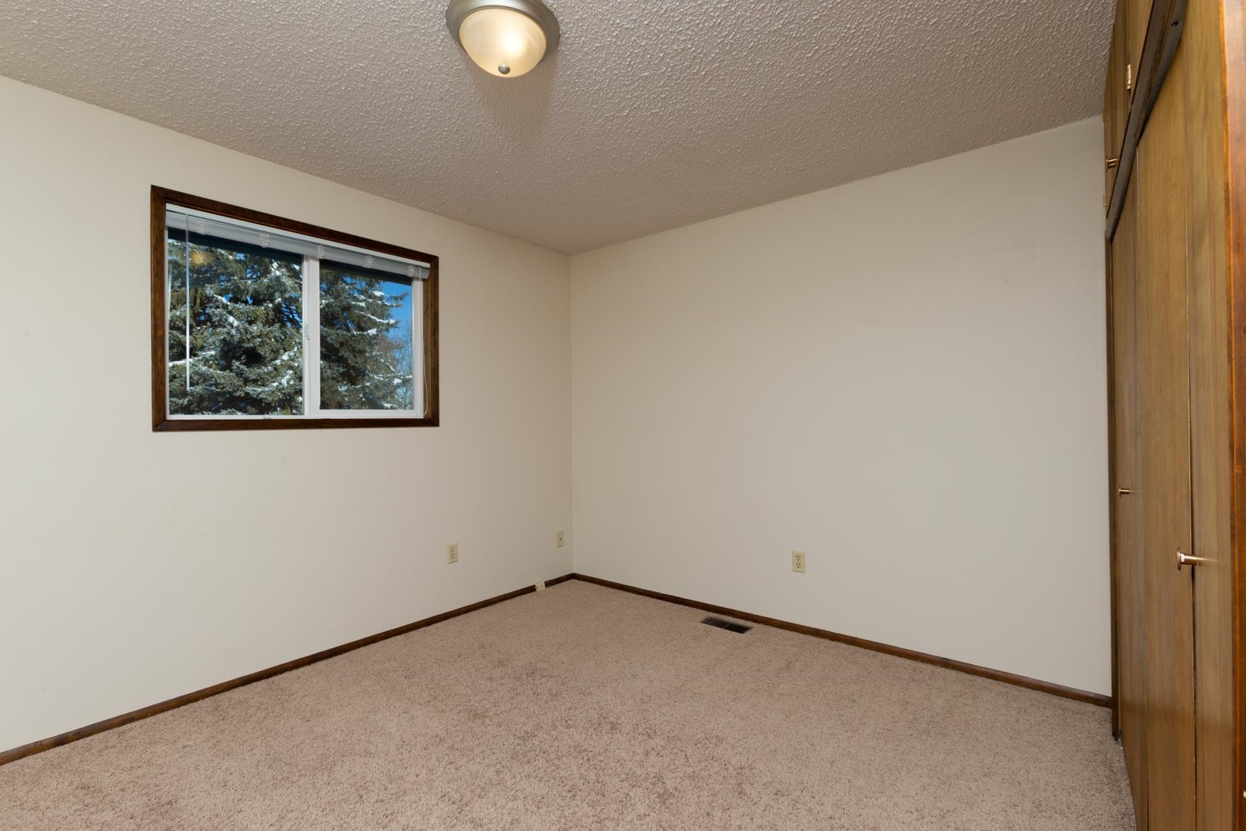 228/230 W PRICE Ave
