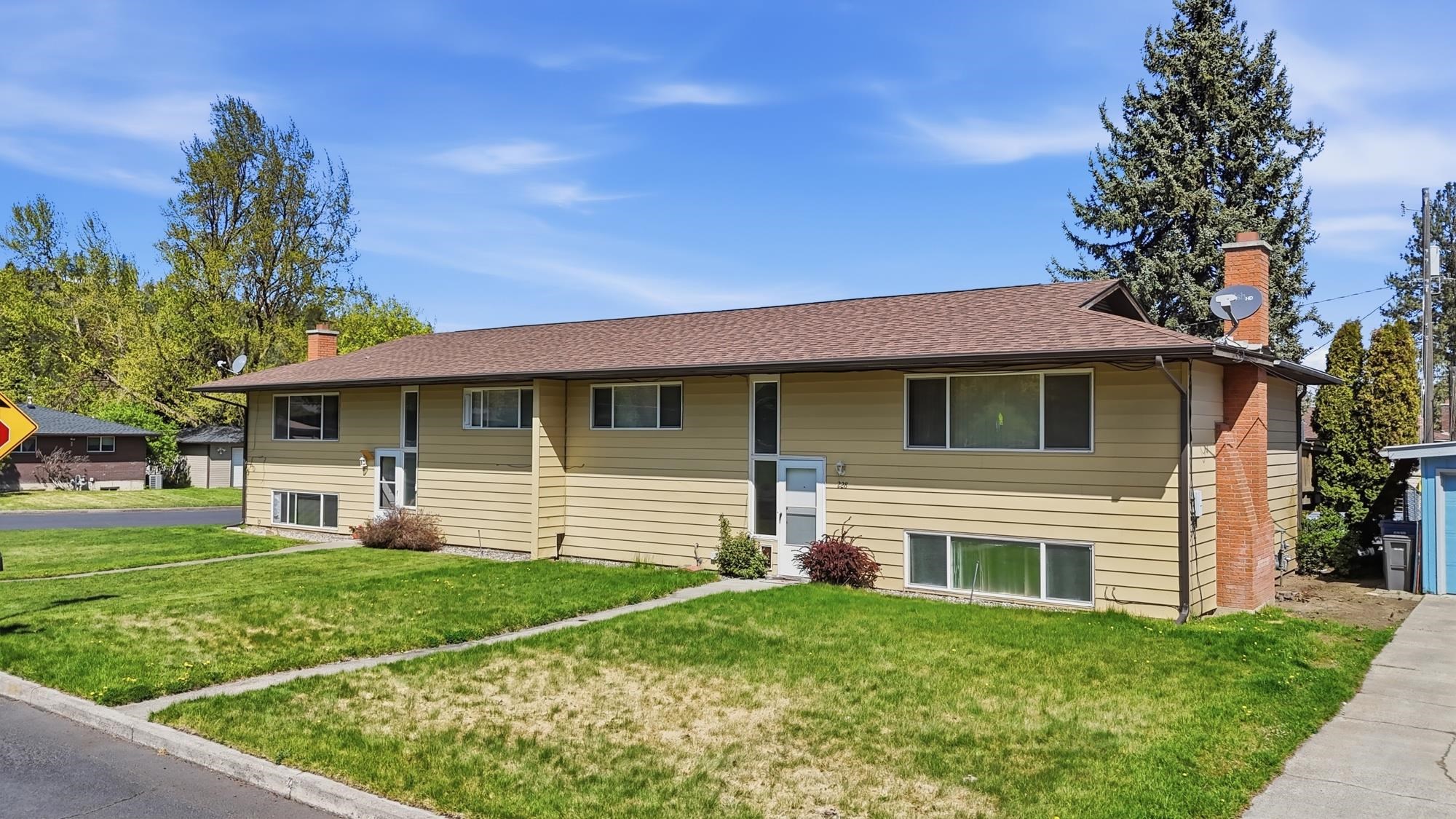 228/230 W PRICE Ave