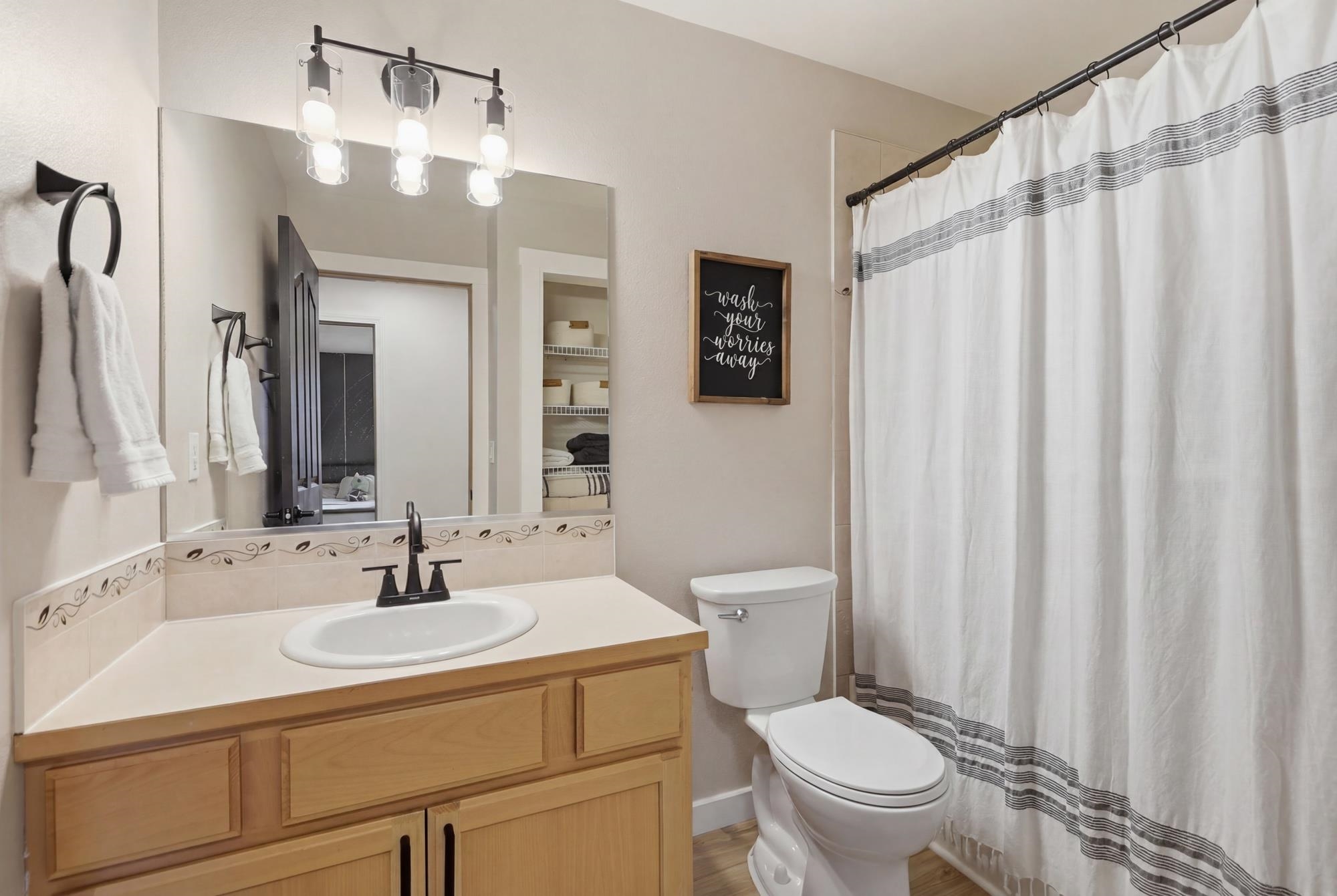 821 S SALISH Ct