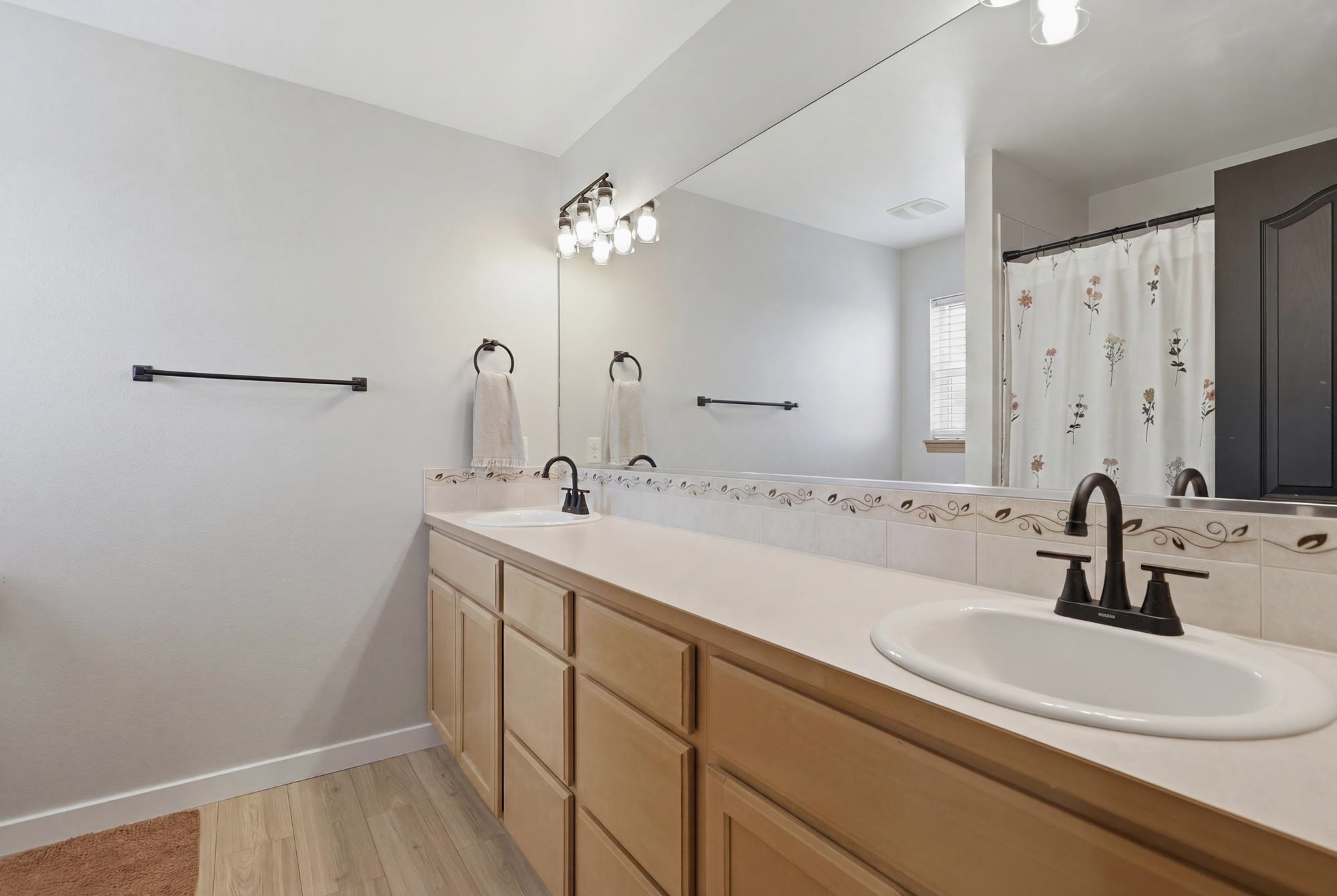 821 S SALISH Ct