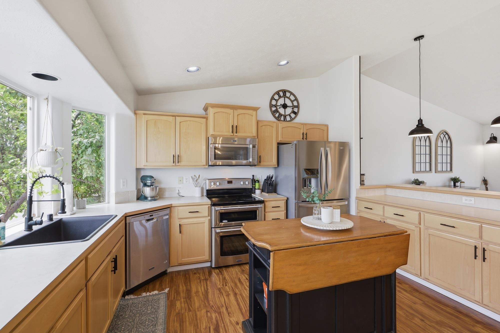 821 S SALISH Ct