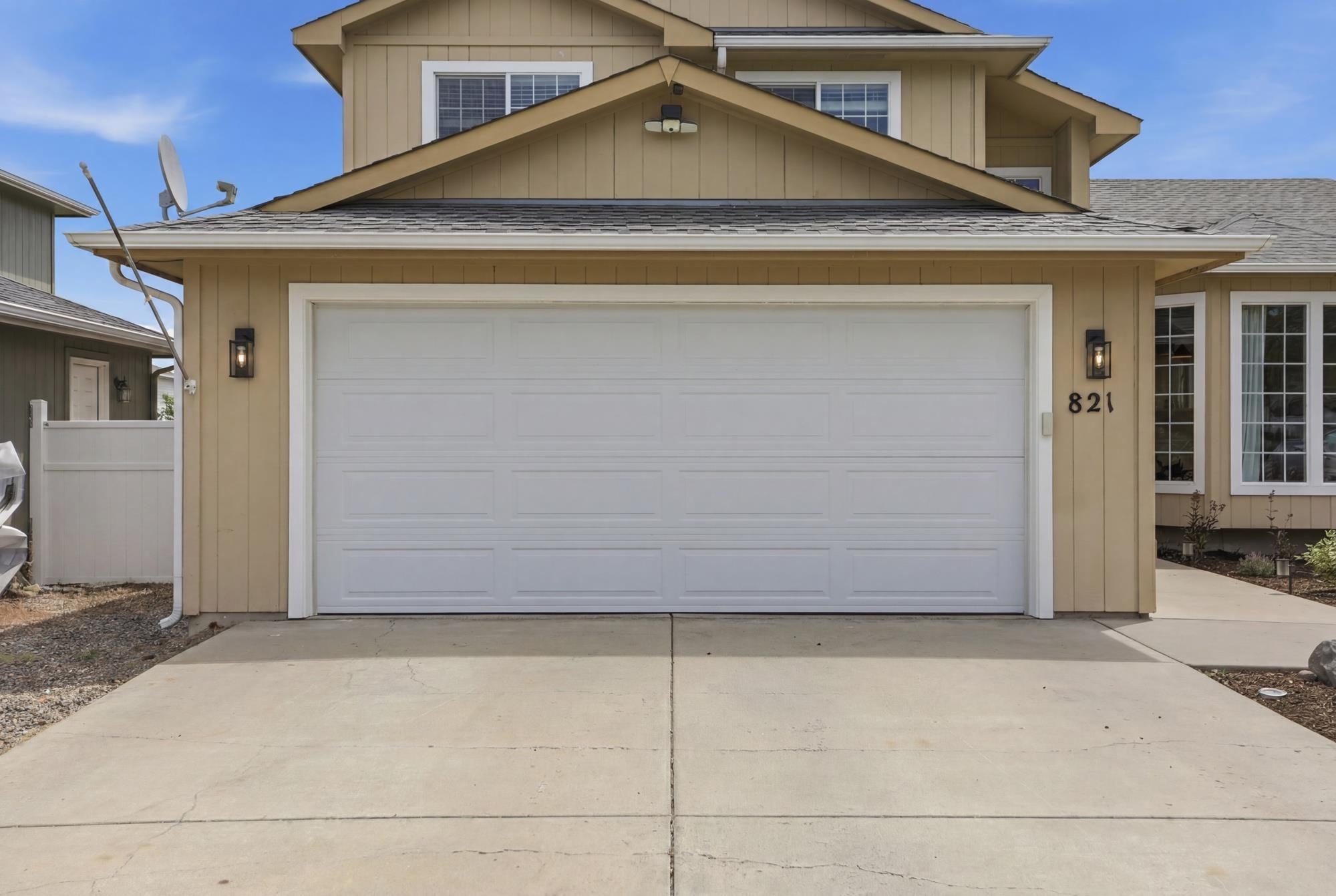 821 S SALISH Ct