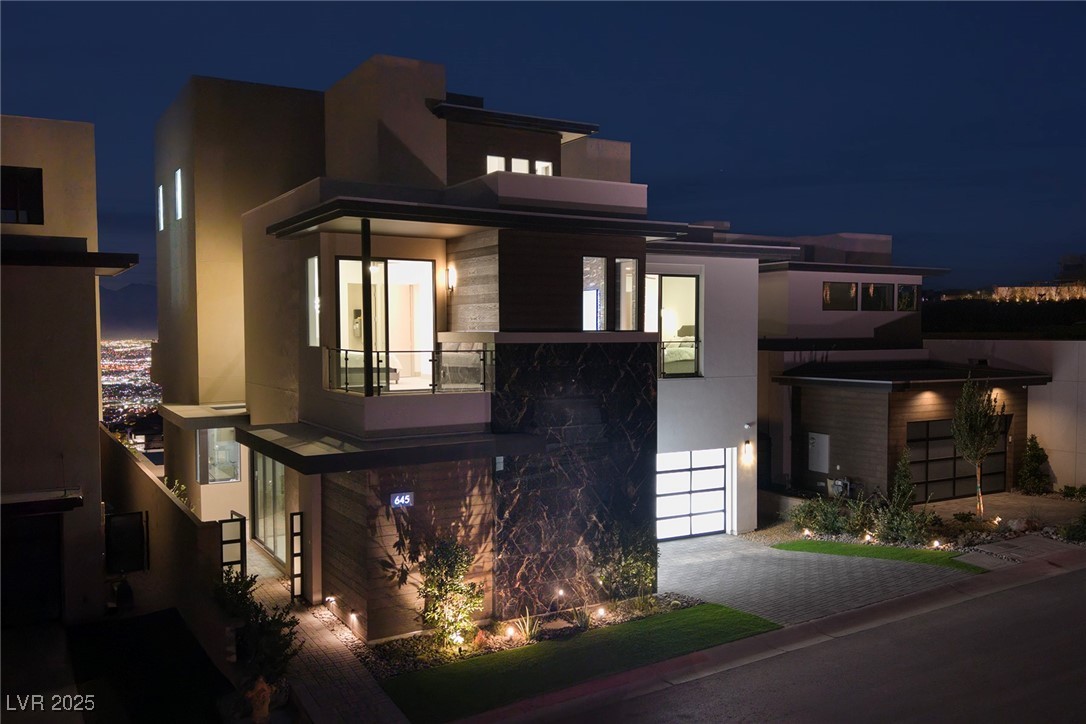 645 Overlook Rim Drive