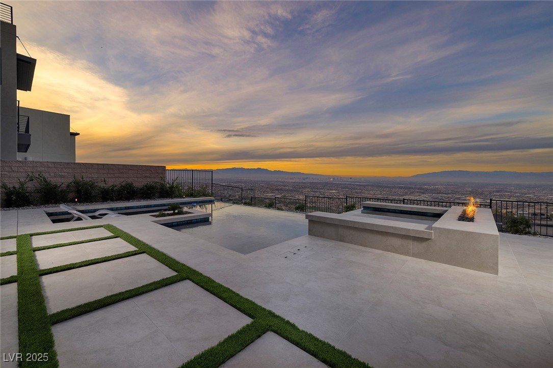 645 Overlook Rim Drive