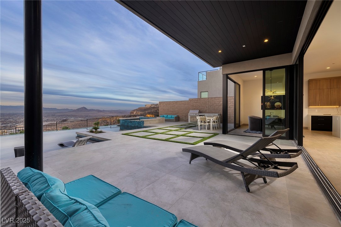 645 Overlook Rim Drive