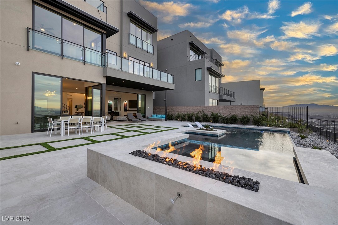 645 Overlook Rim Drive