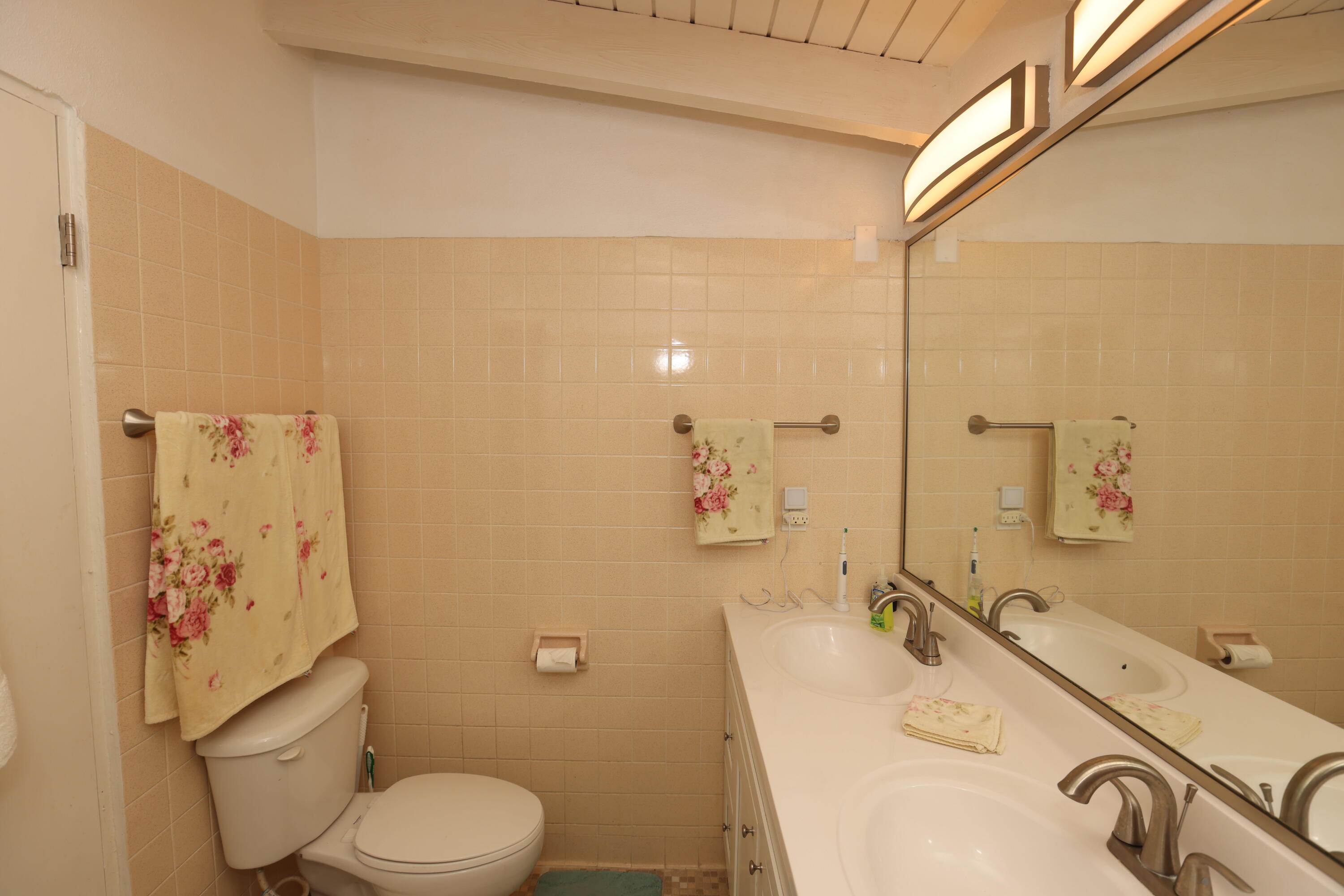 233-235 Carlton WE, Carlton, St. Croix Unit: 233-235