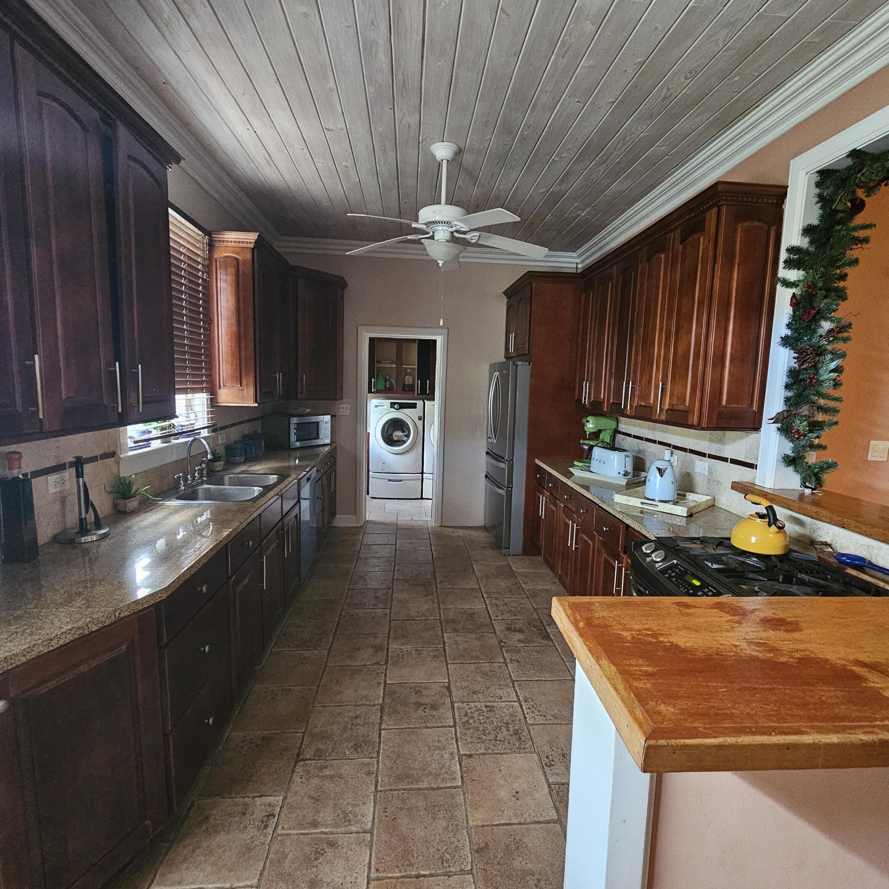 124 La Reine QU, St. Croix