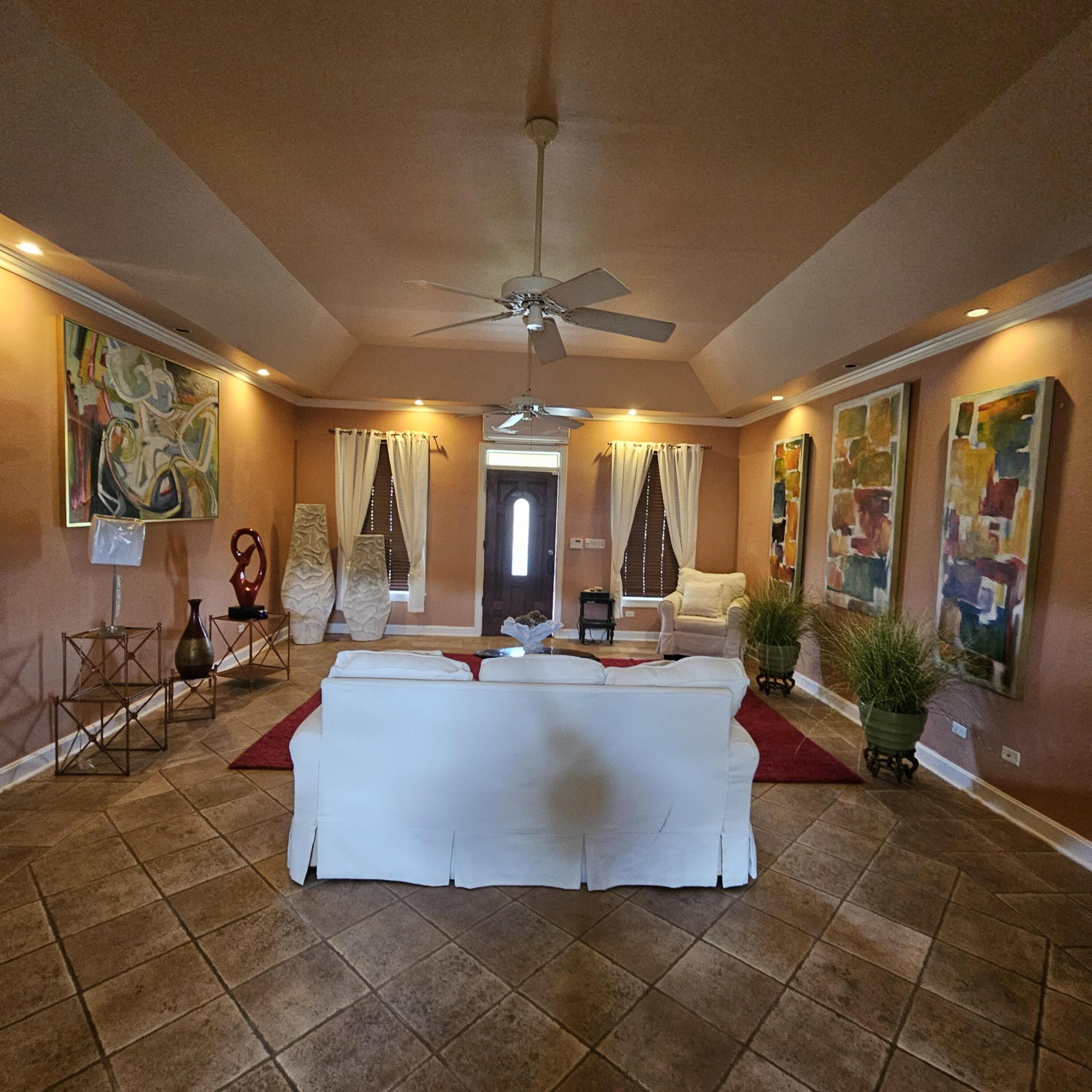 124 La Reine QU, St. Croix