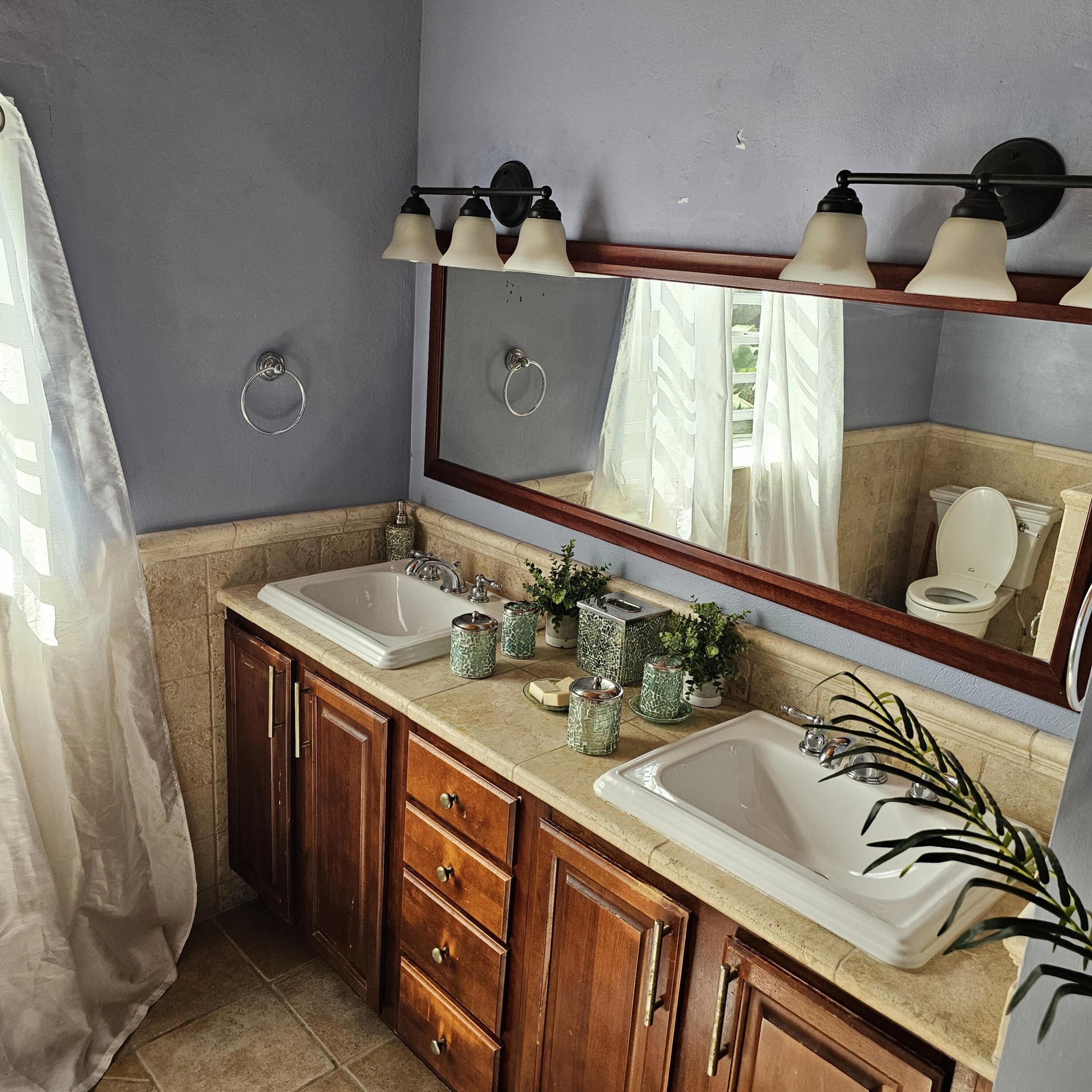 124 La Reine QU, St. Croix