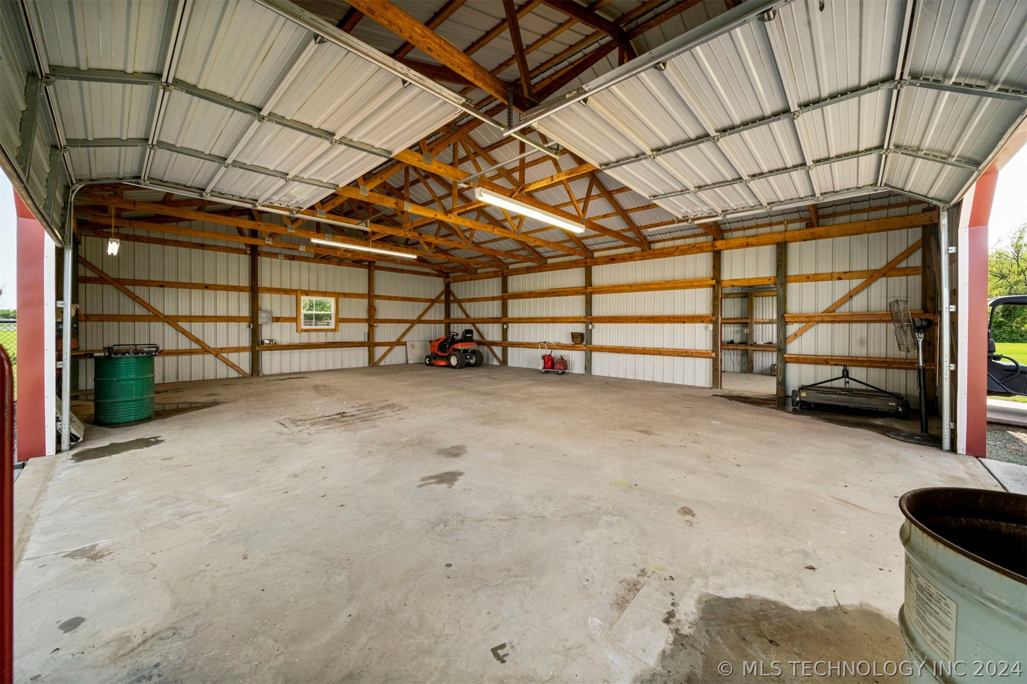 8203 N 242 Road
