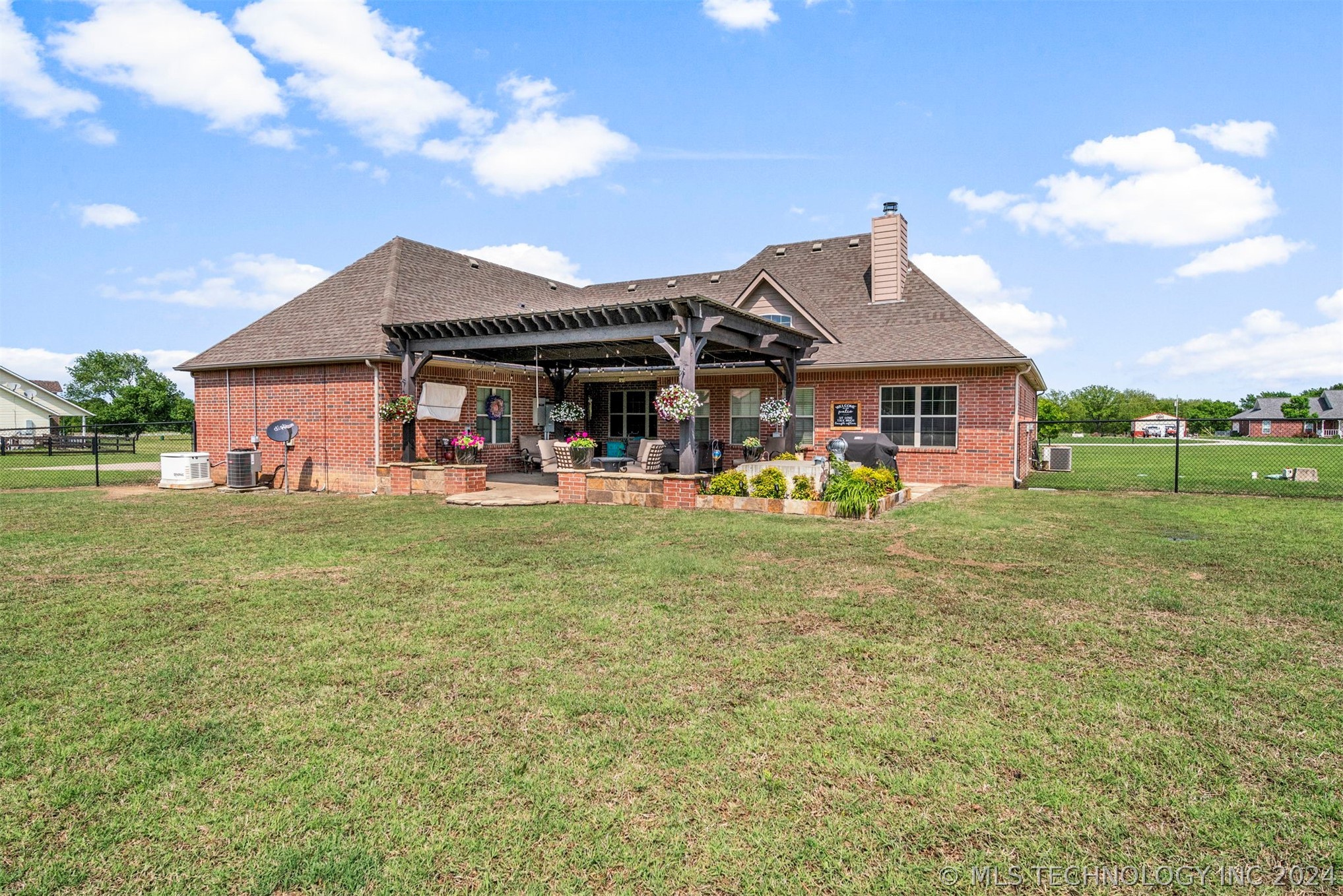 8203 N 242 Road