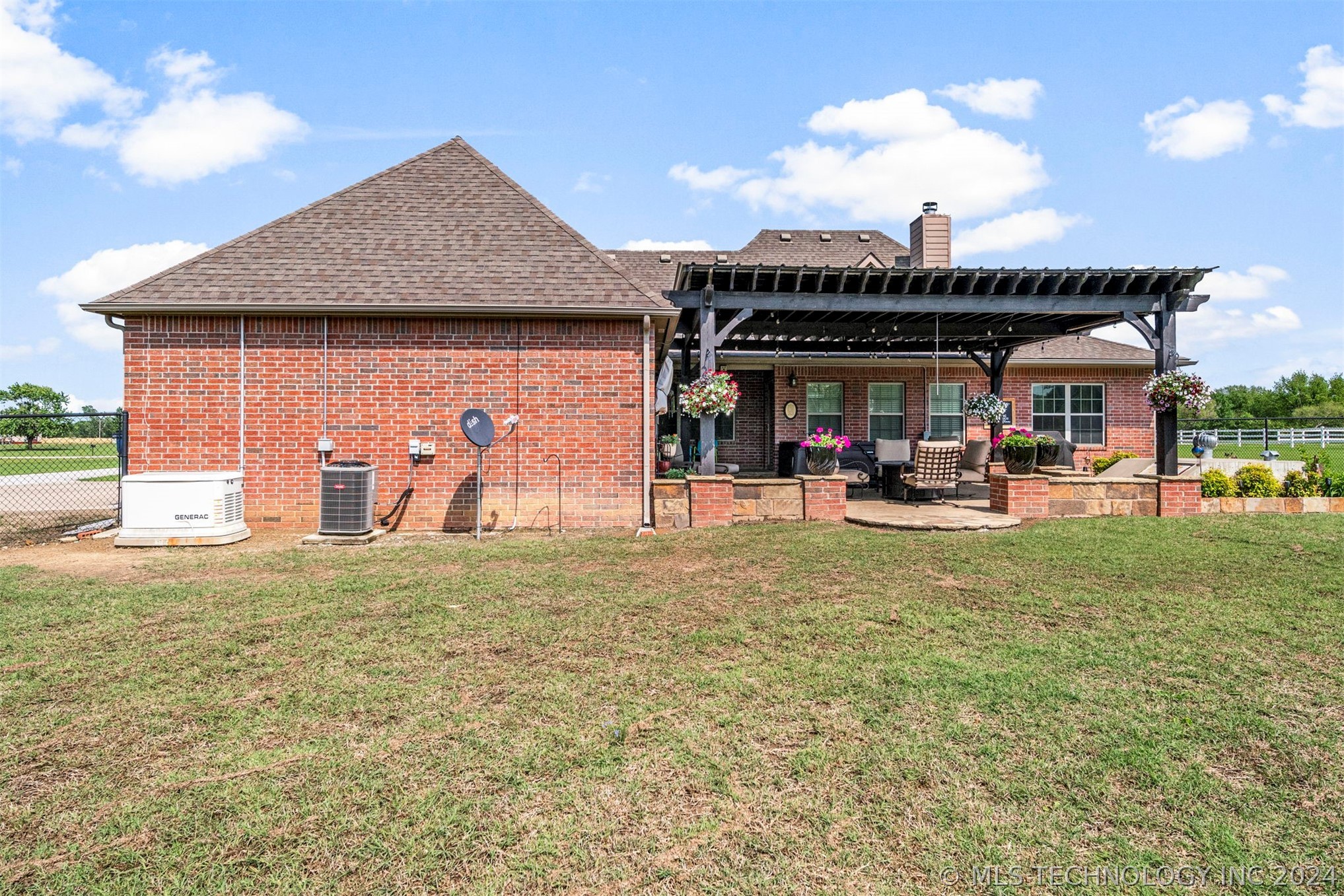 8203 N 242 Road