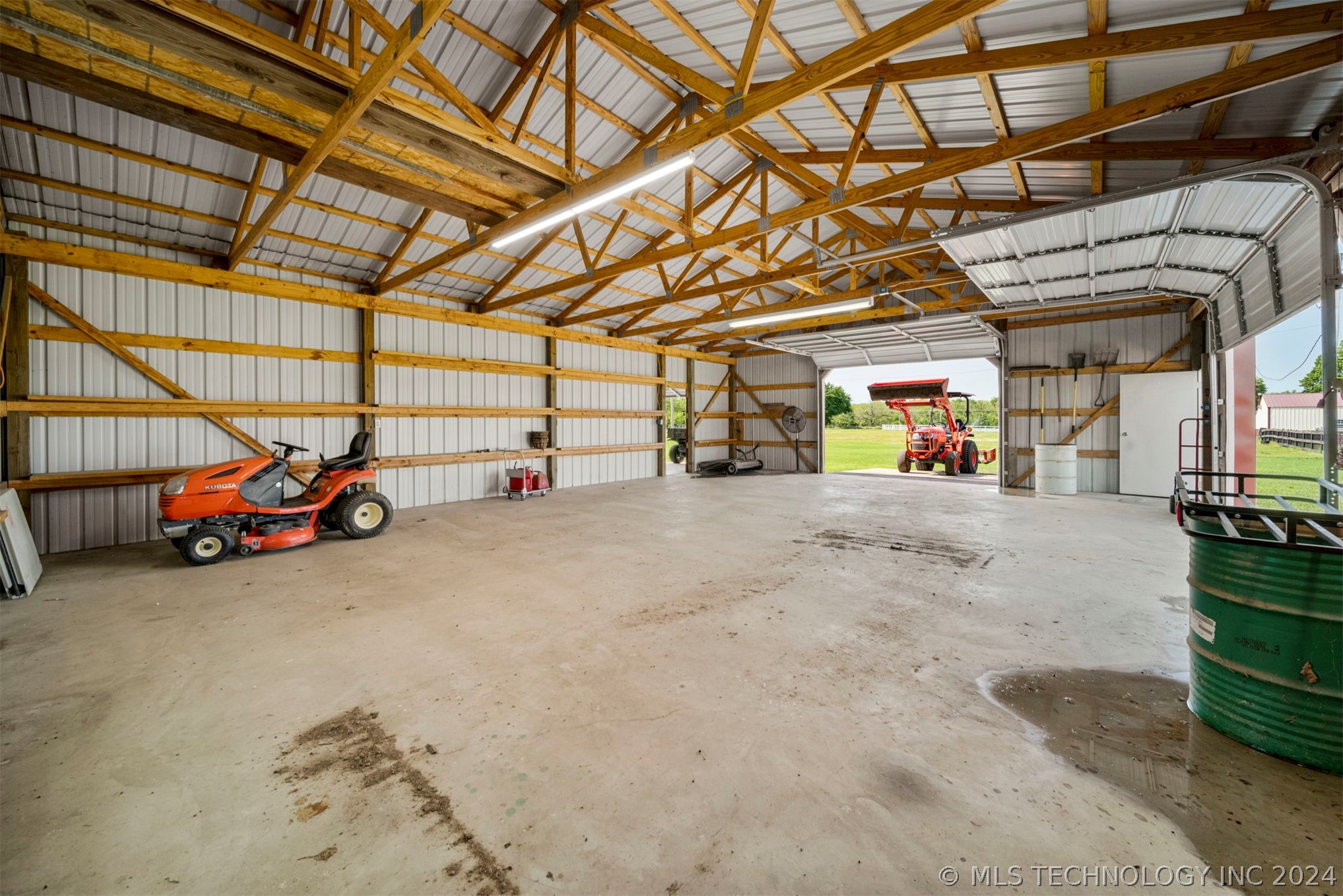 8203 N 242 Road