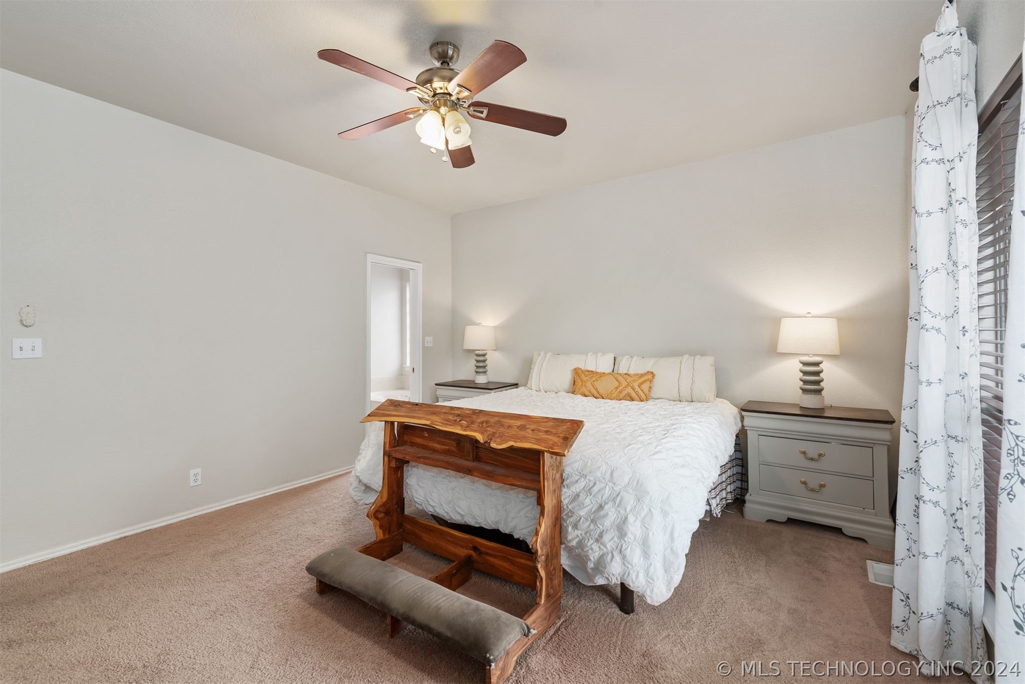 4505 W Urbana Court