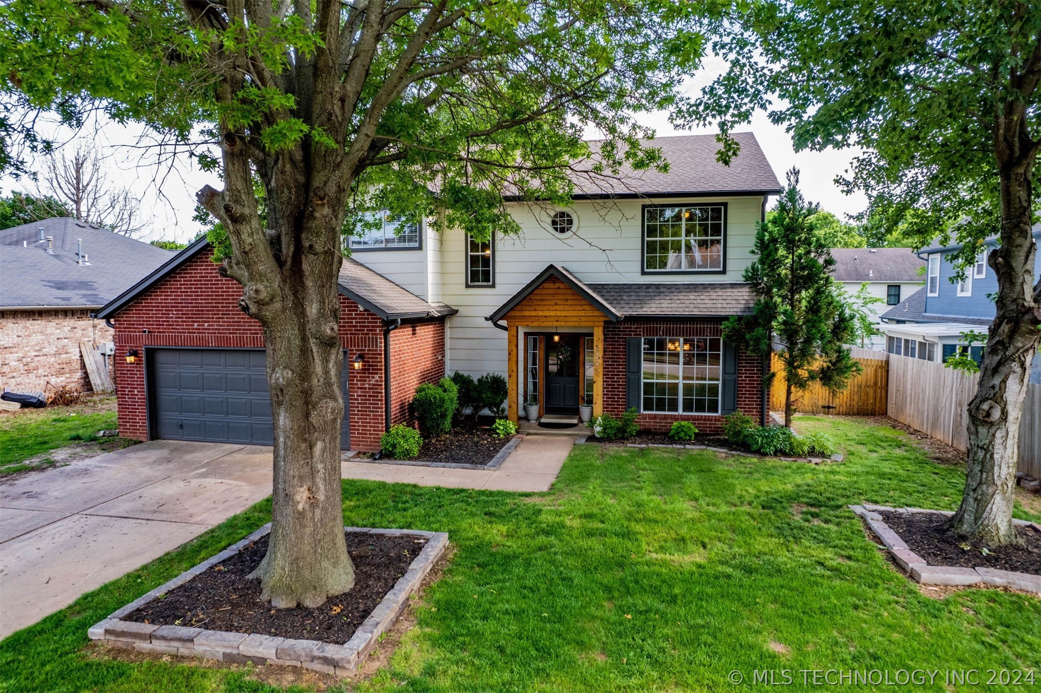 4505 W Urbana Court