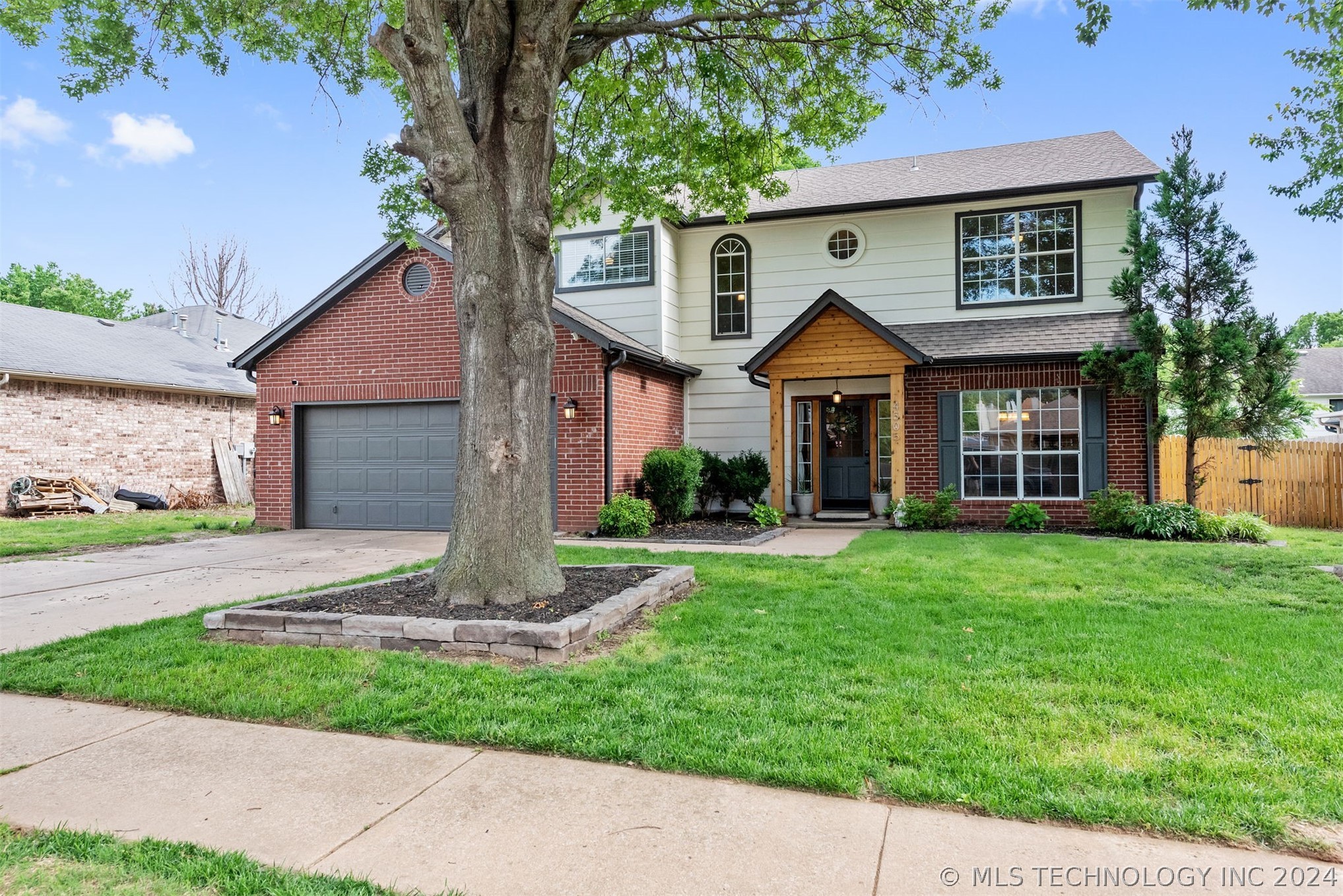 4505 W Urbana Court