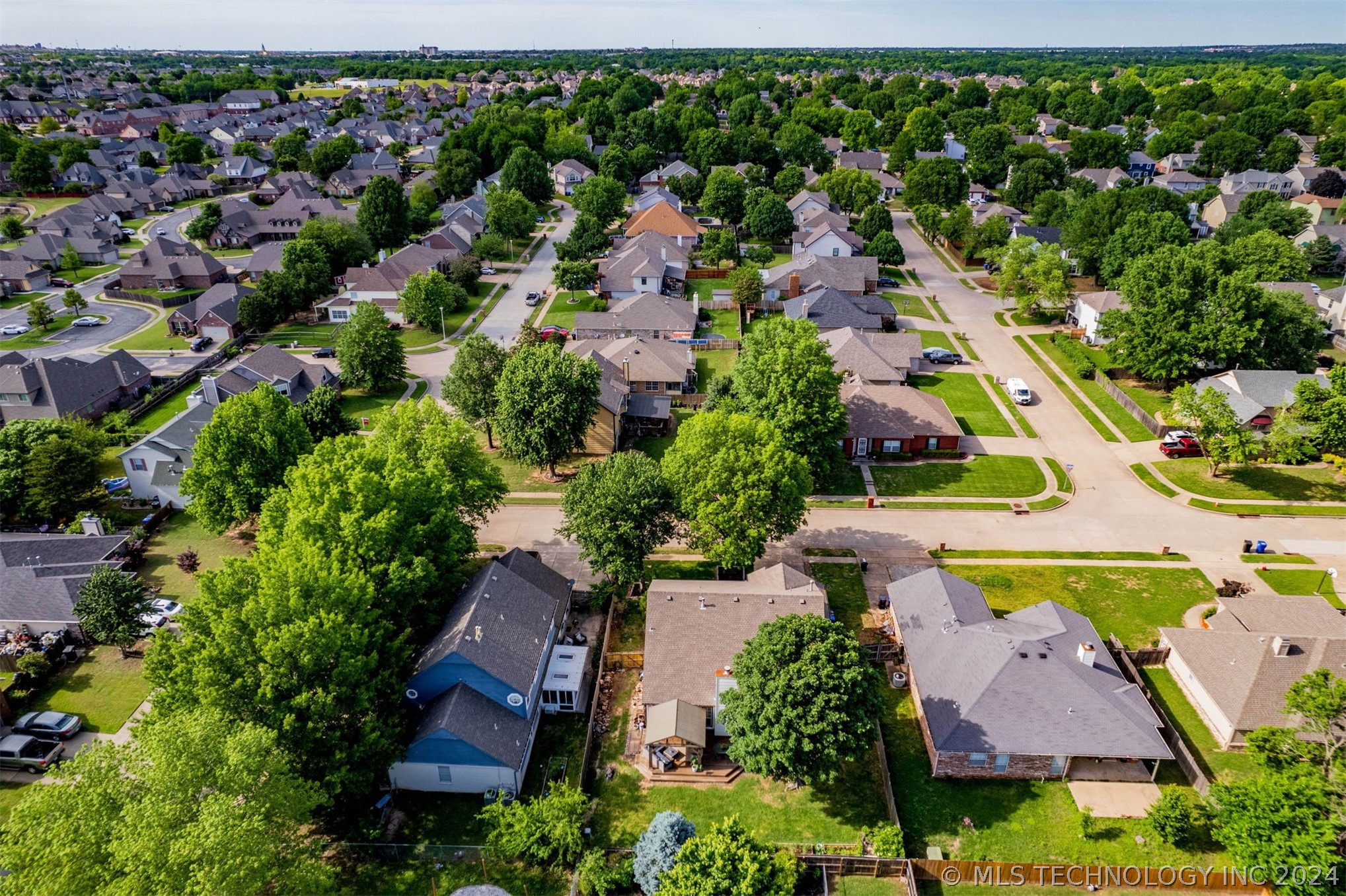 4505 W Urbana Court