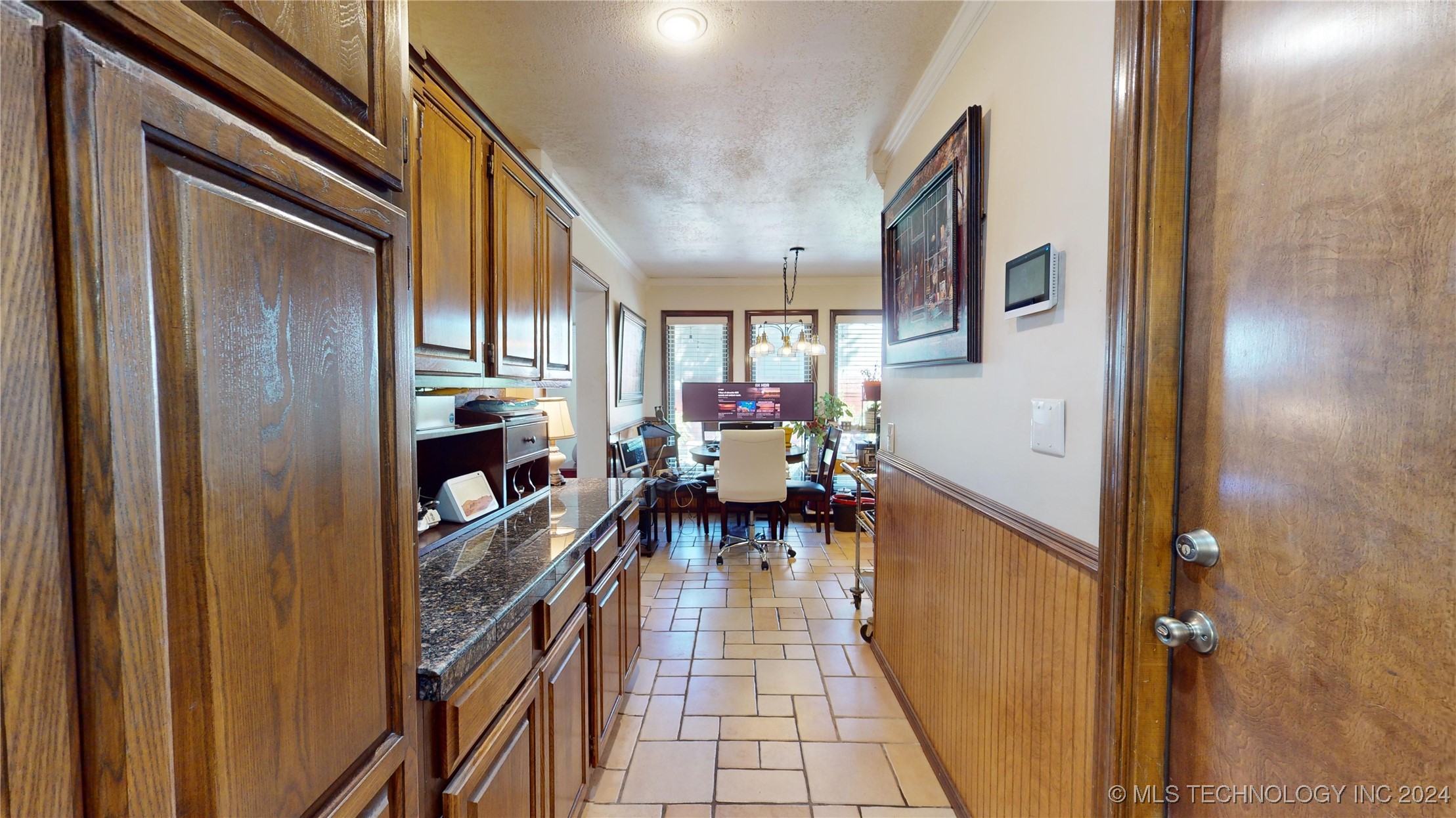 6911 E 64th Place