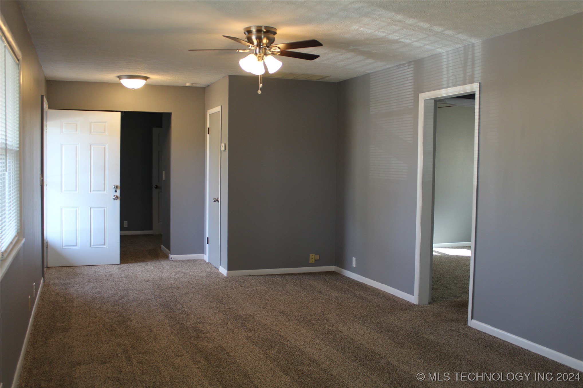 810 E 9th Street