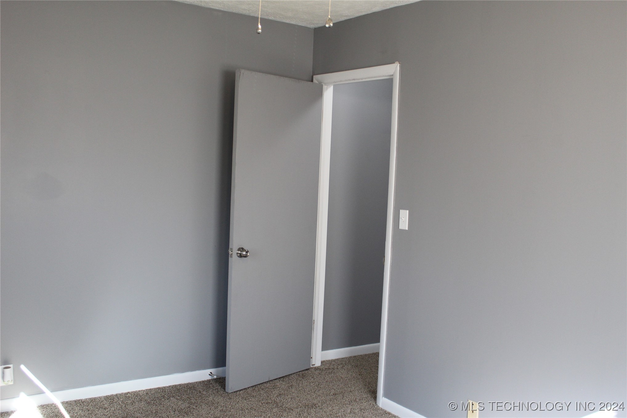 810 E 9th Street