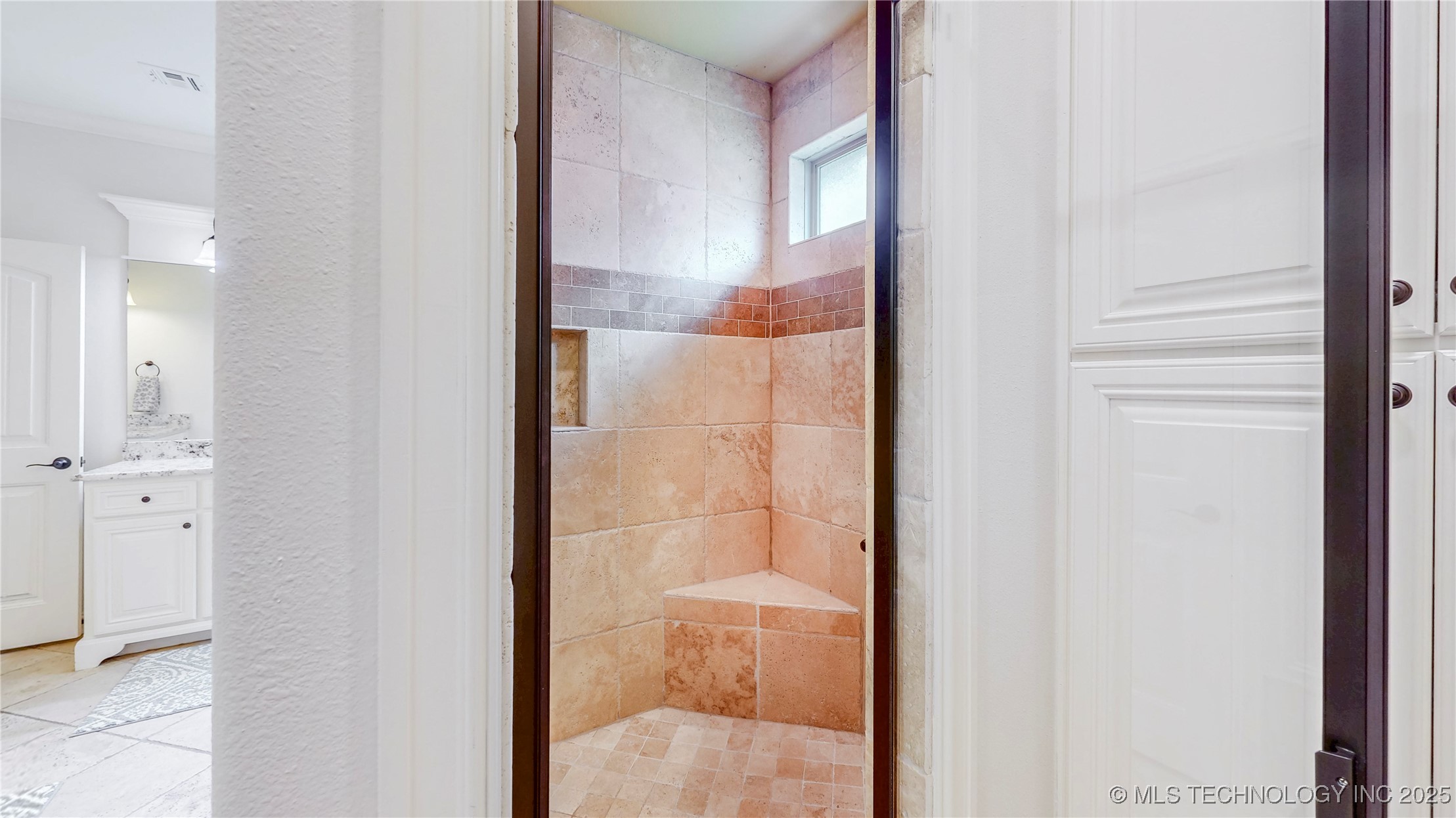 215 E 128th Street S