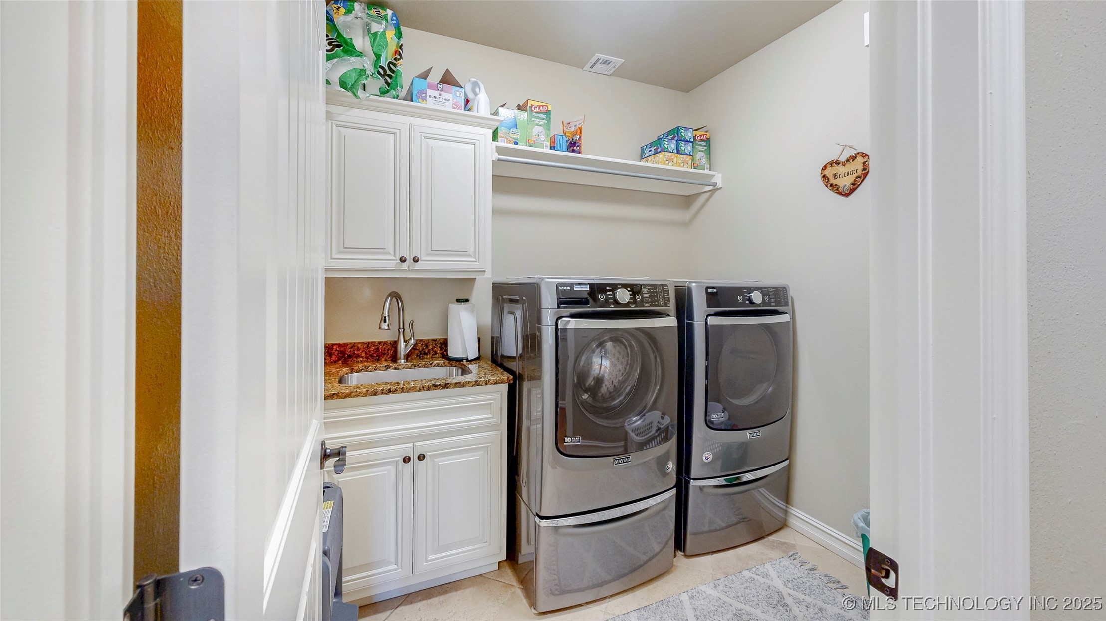 215 E 128th Street S