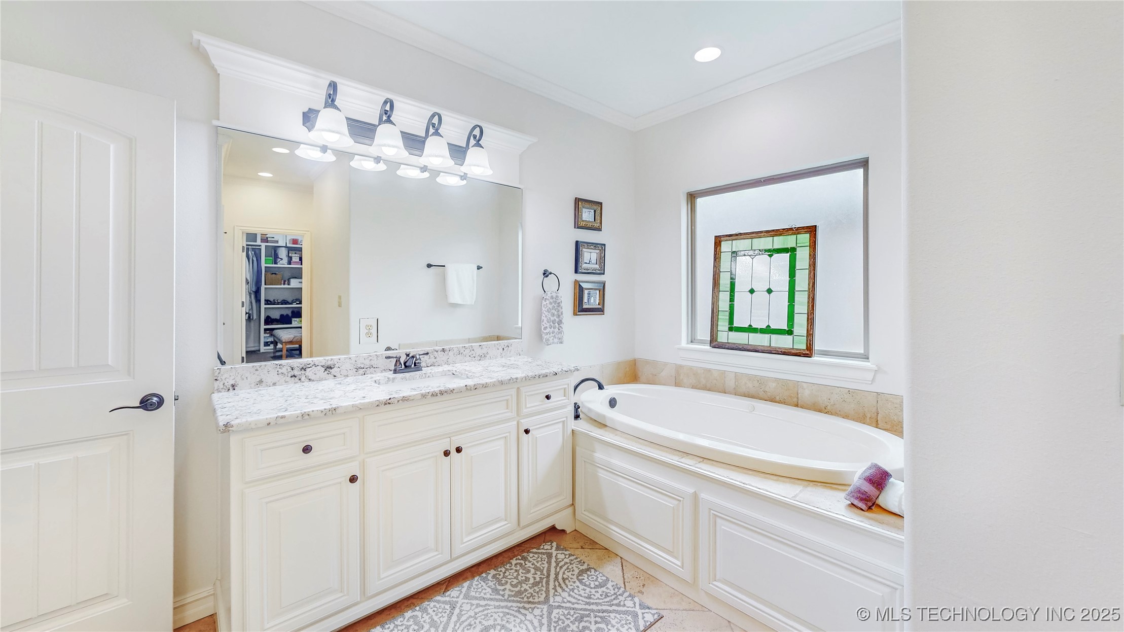 215 E 128th Street S